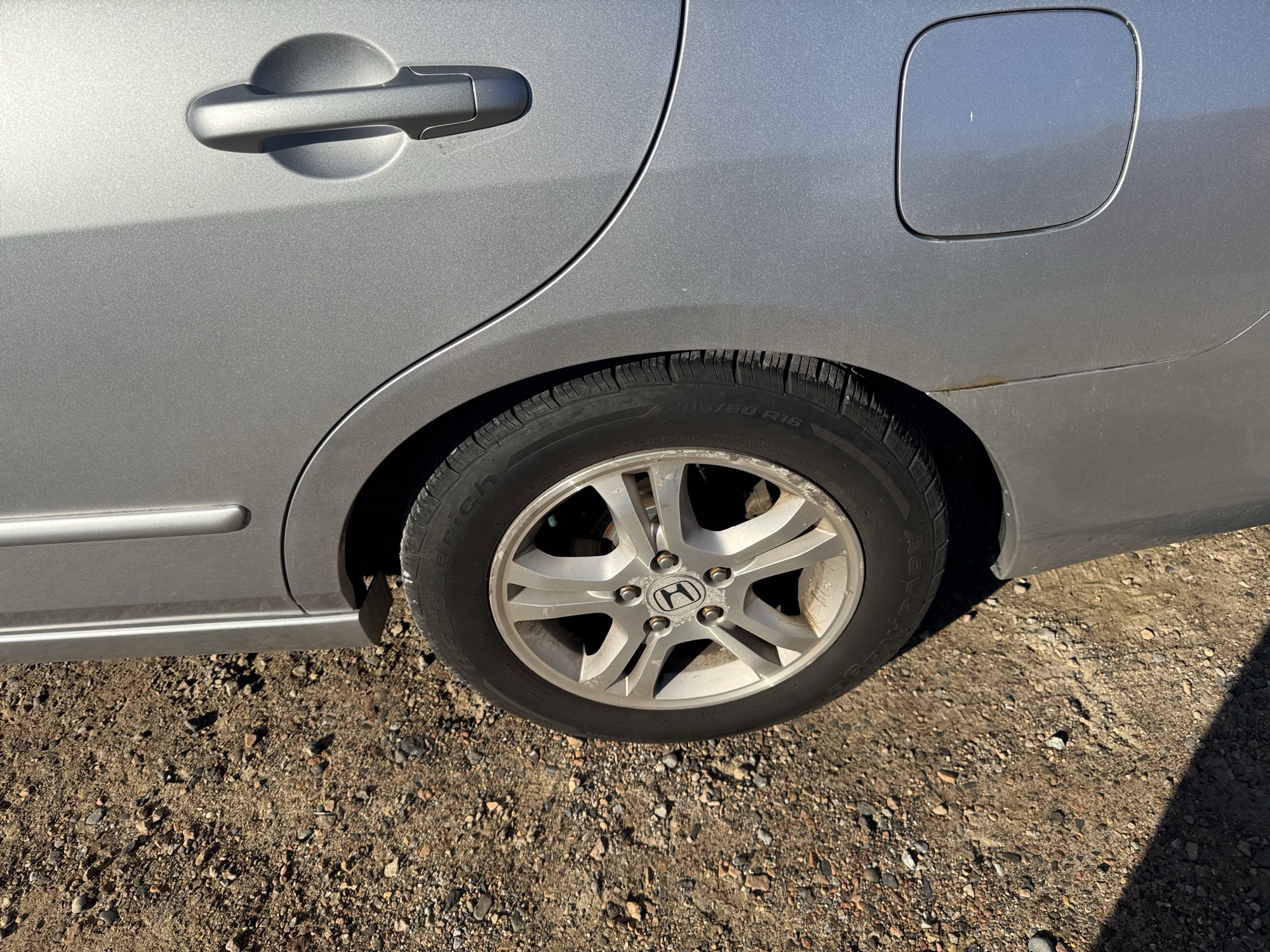 2007 honda accord ex-sedan-at with 148727 miles for sale near Elk River, Minnesota 106833_13_rear_drv_wheel.jpg