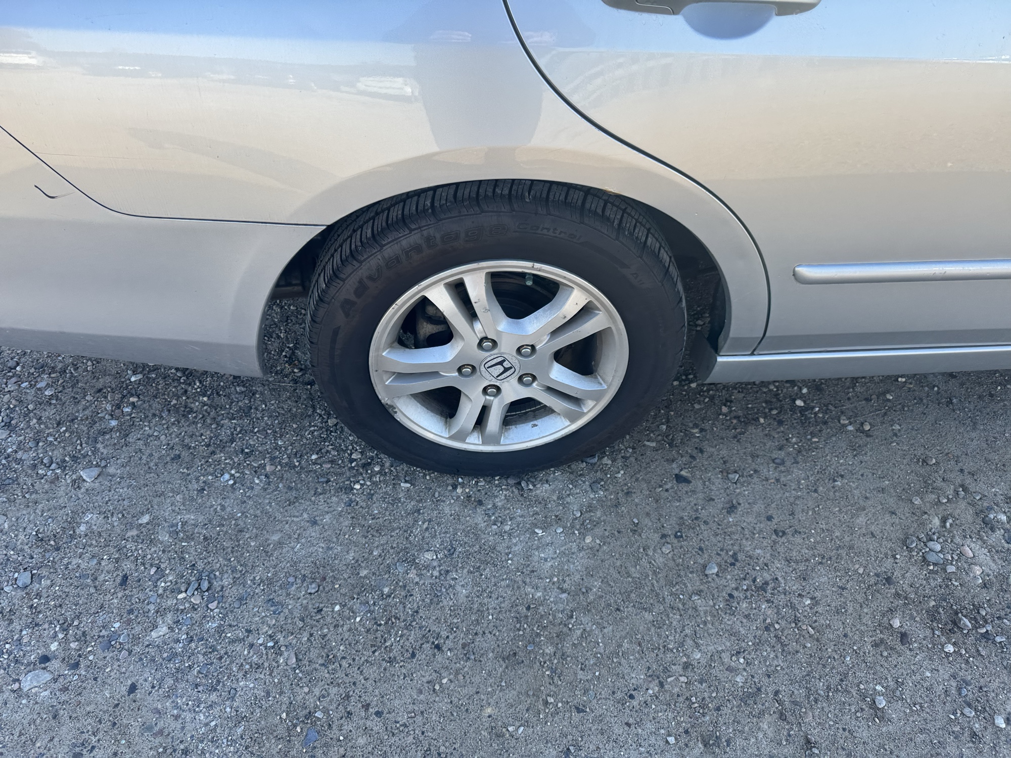 2007 honda accord ex-sedan-at with 148727 miles for sale near Elk River, Minnesota 106833_14_rear_pass_wheel.jpg