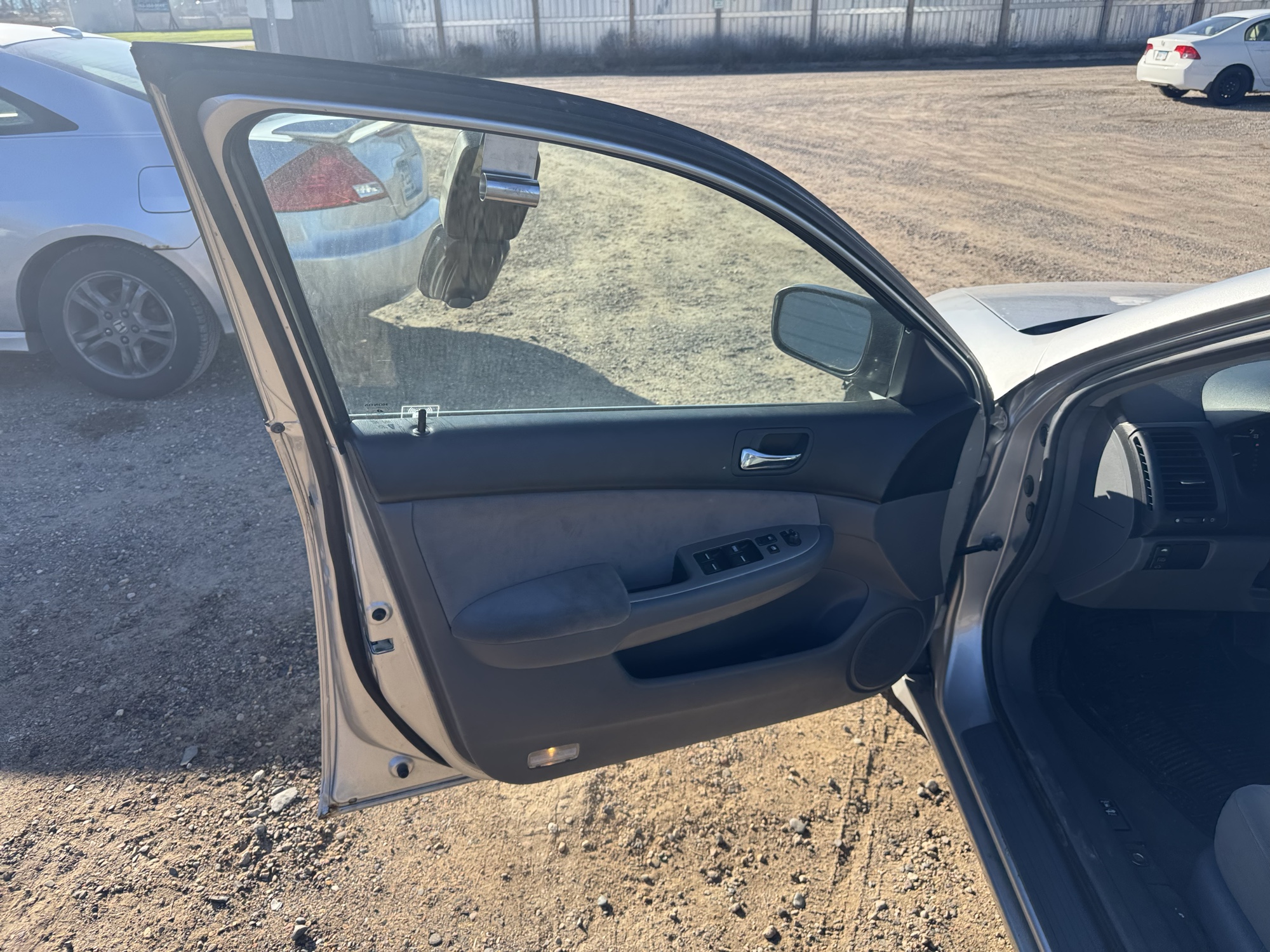 2007 honda accord ex-sedan-at with 148727 miles for sale near Elk River, Minnesota 106833_23_driver_door_panel.jpg