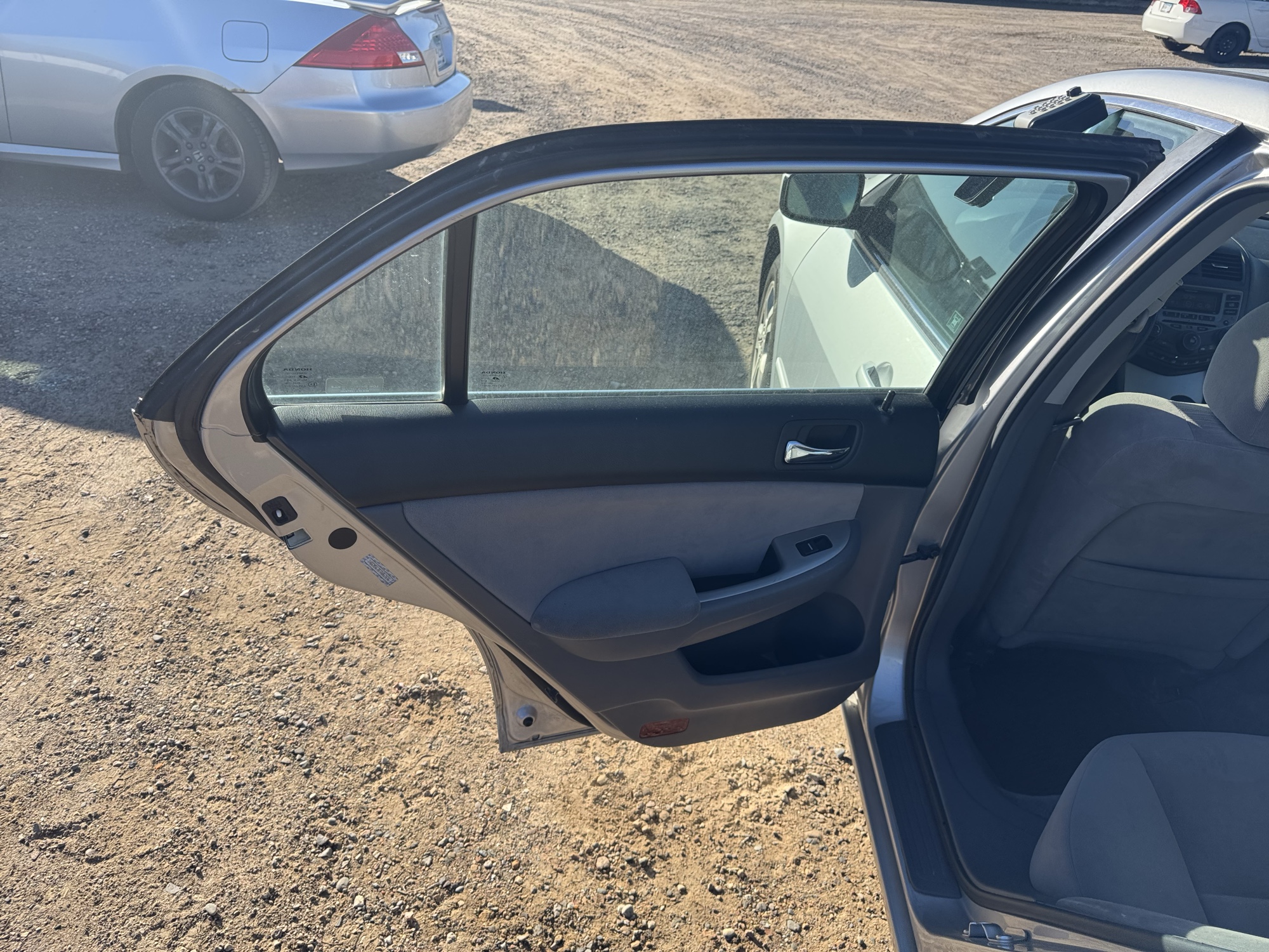 2007 honda accord ex-sedan-at with 148727 miles for sale near Elk River, Minnesota 106833_25_drv_rear_door_panel.jpg