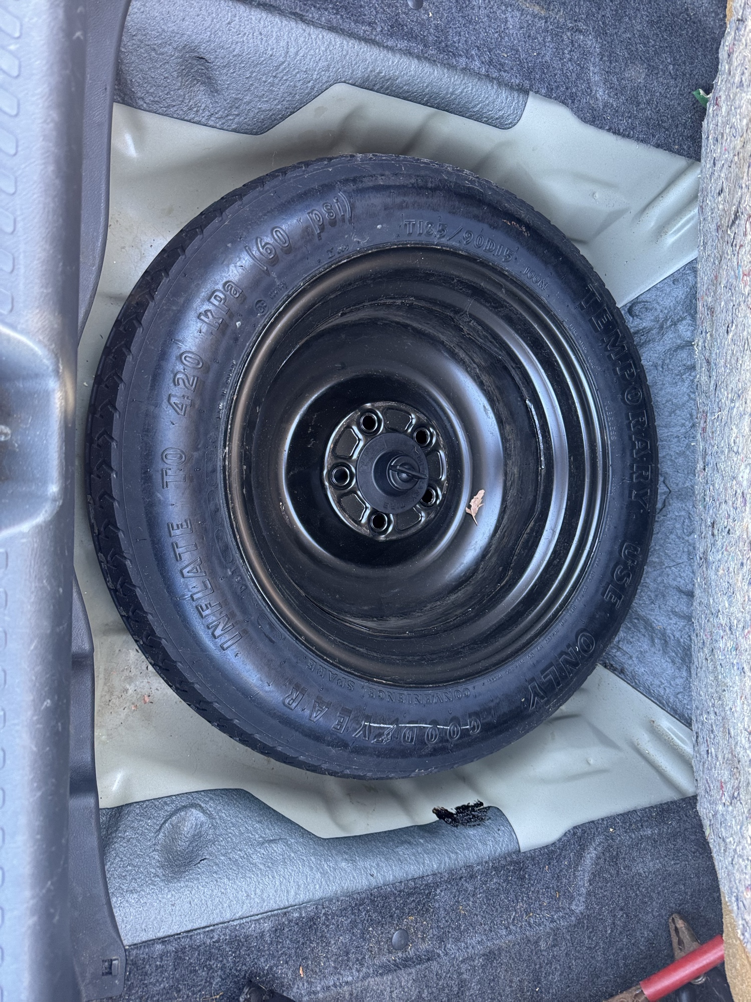 2007 honda accord ex-sedan-at with 148727 miles for sale near Elk River, Minnesota 106833_27_spare_tire.jpg