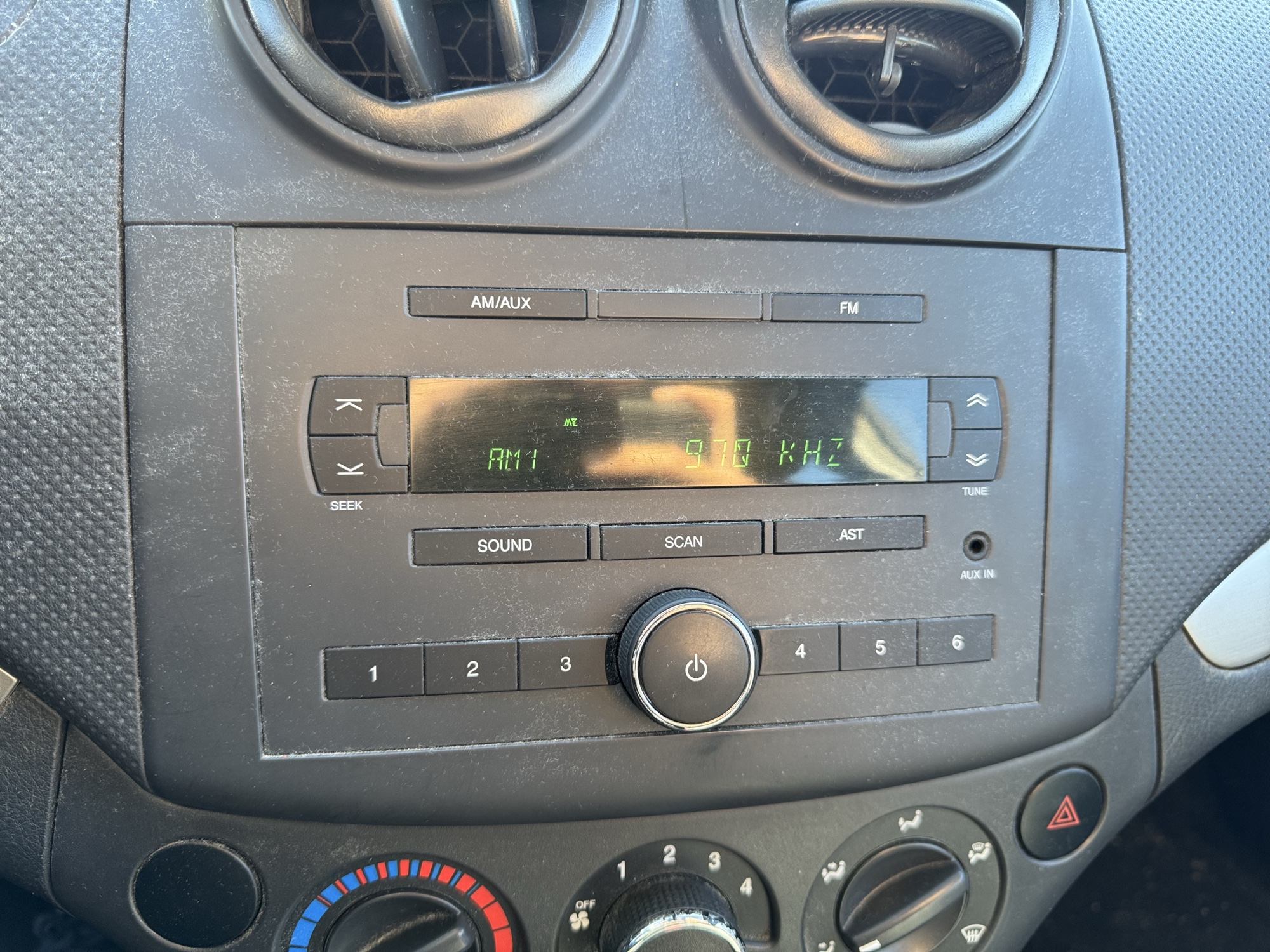 2008 chevrolet aveo ls-4-door with 84060 miles for sale near Elk River, Minnesota 106834_39_radio_closeup.jpg