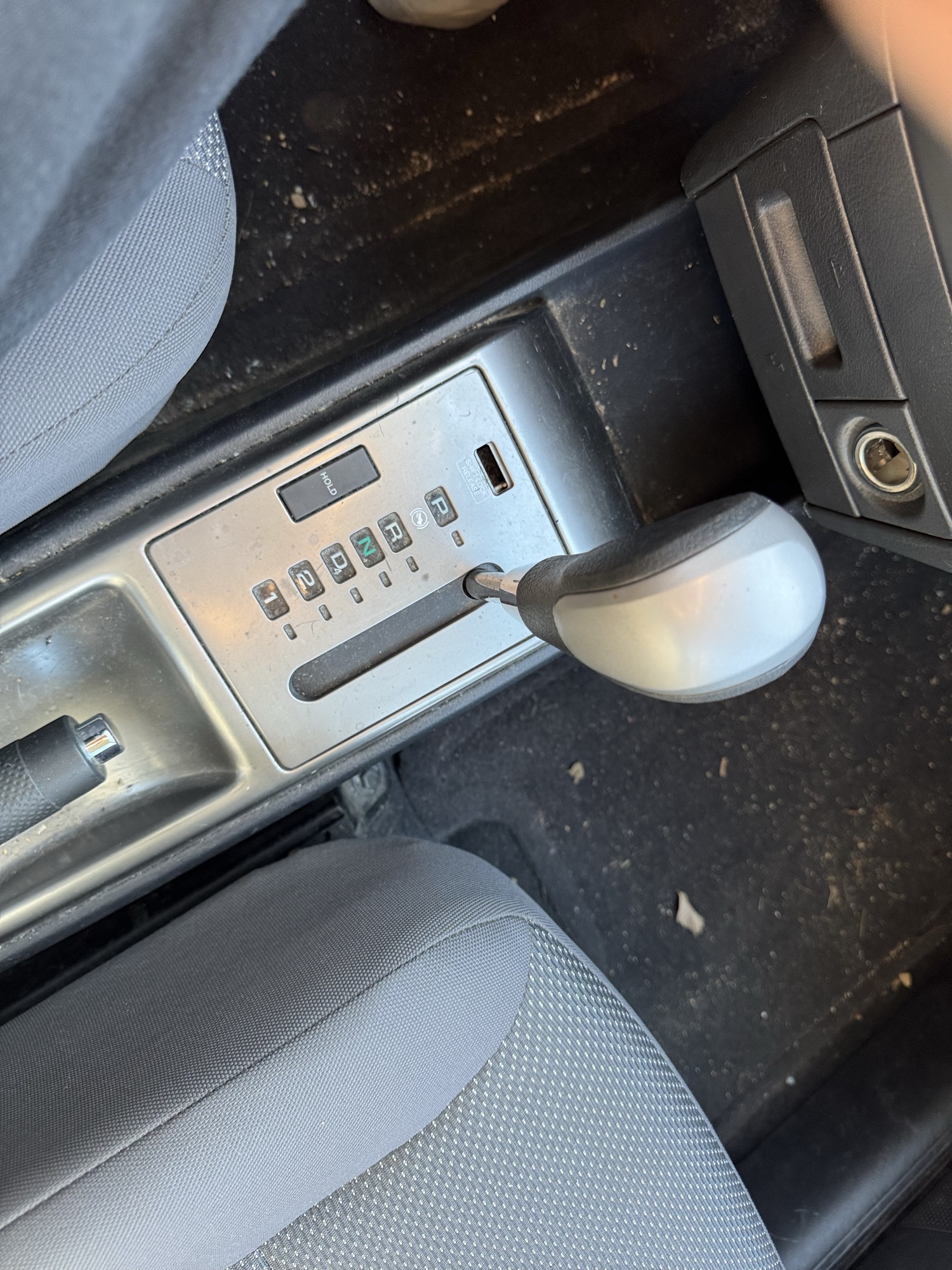2008 chevrolet aveo ls-4-door with 84060 miles for sale near Elk River, Minnesota 106834_41_shifter.jpg