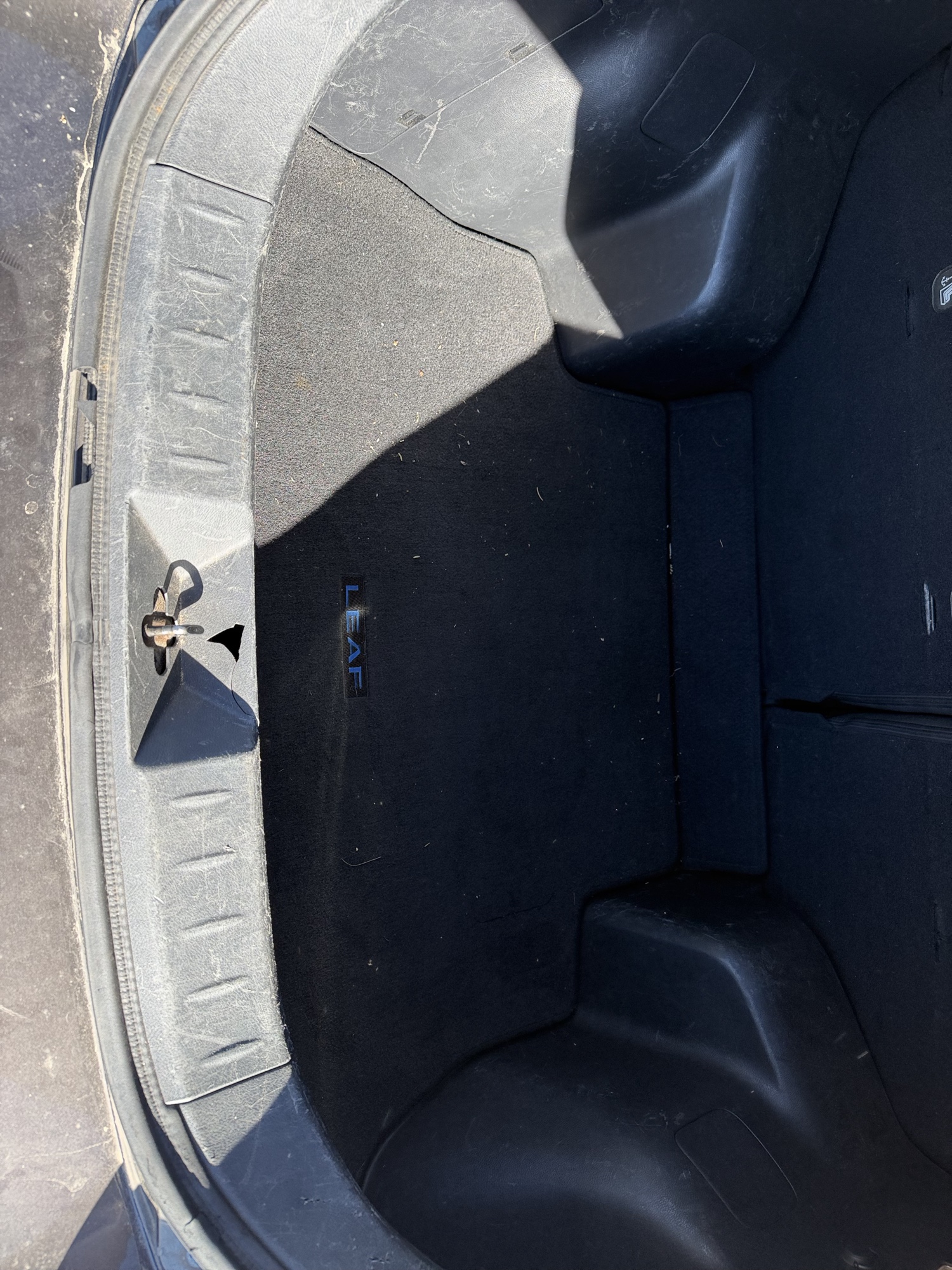 2016 nissan leaf sl with 82655 miles for sale near Elk River, Minnesota 106835_26_trunk.jpg