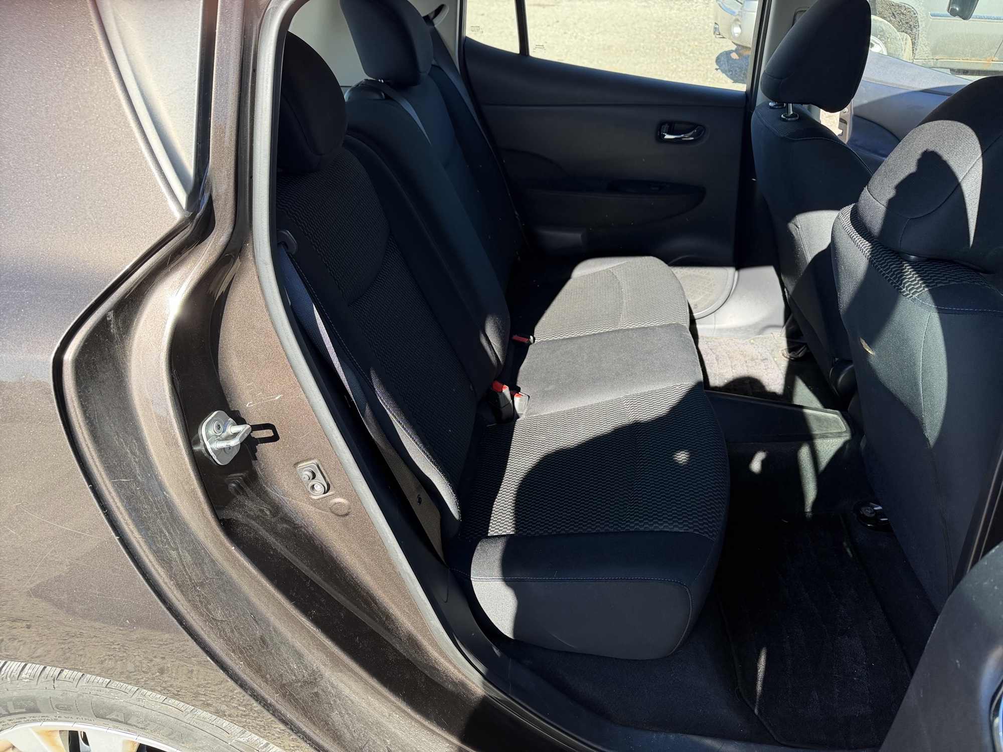 2016 nissan leaf sl with 82655 miles for sale near Elk River, Minnesota 106835_28_pass_rear_seat.jpg