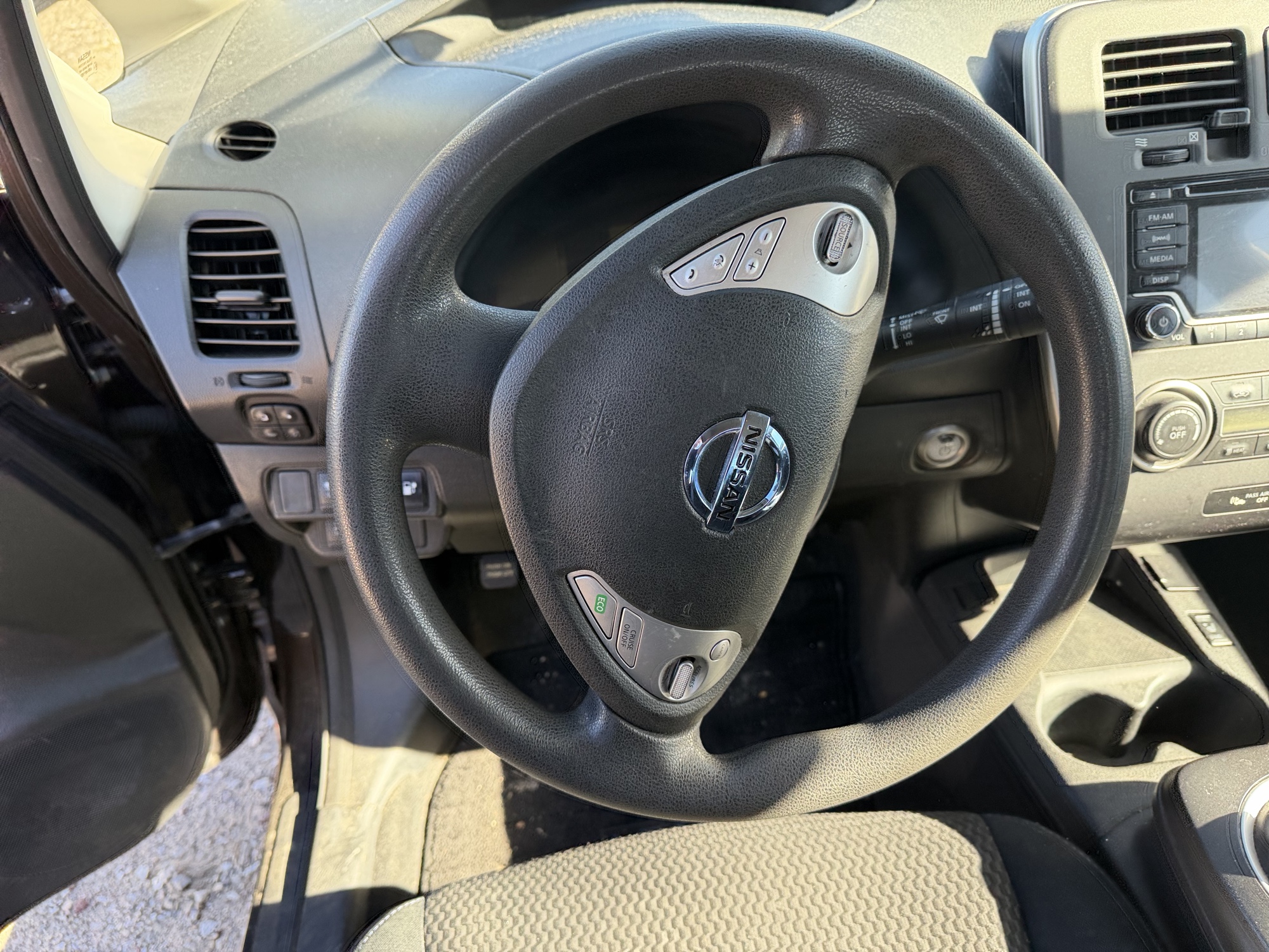 2016 nissan leaf sl with 82655 miles for sale near Elk River, Minnesota 106835_36_steering_wheel.jpg