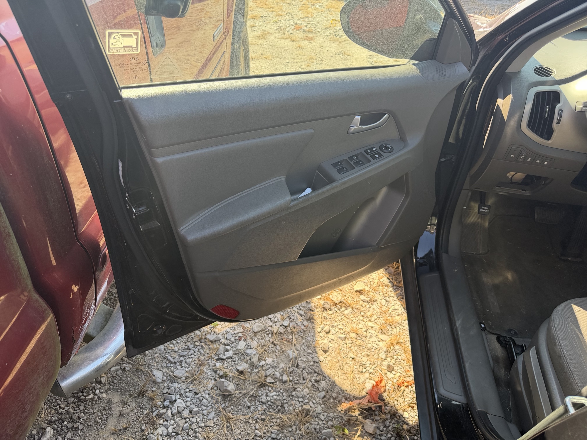2011 kia sportage lx-awd for sale near St. Louis, Missouri 106838_23_driver_door_panel.jpg