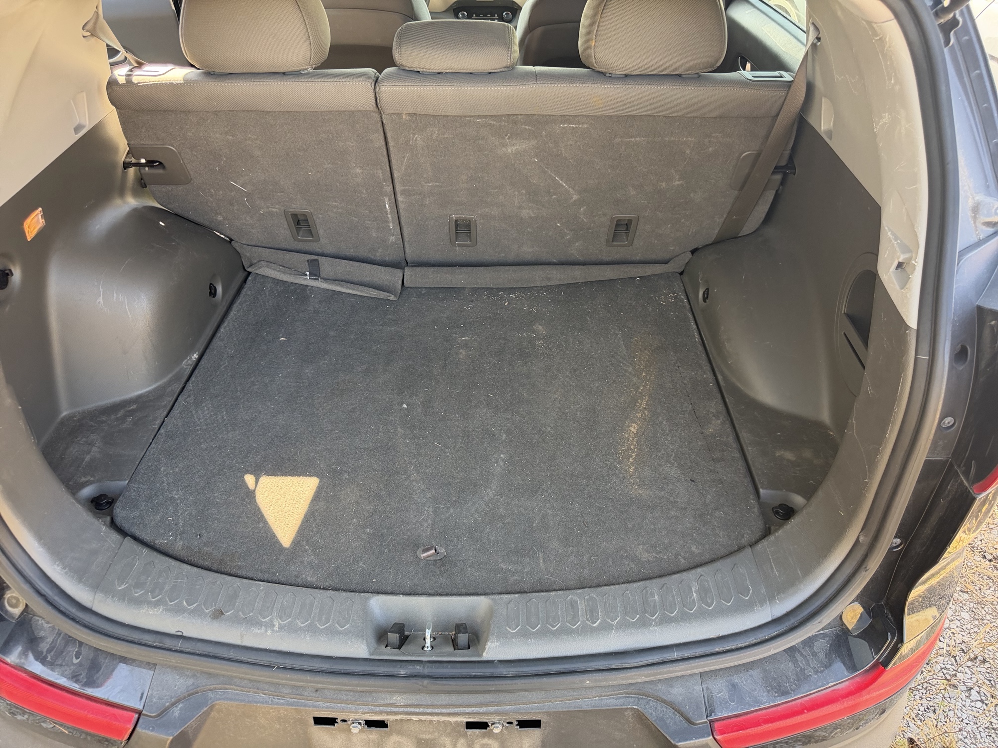2011 kia sportage lx-awd for sale near St. Louis, Missouri 106838_26_trunk.jpg
