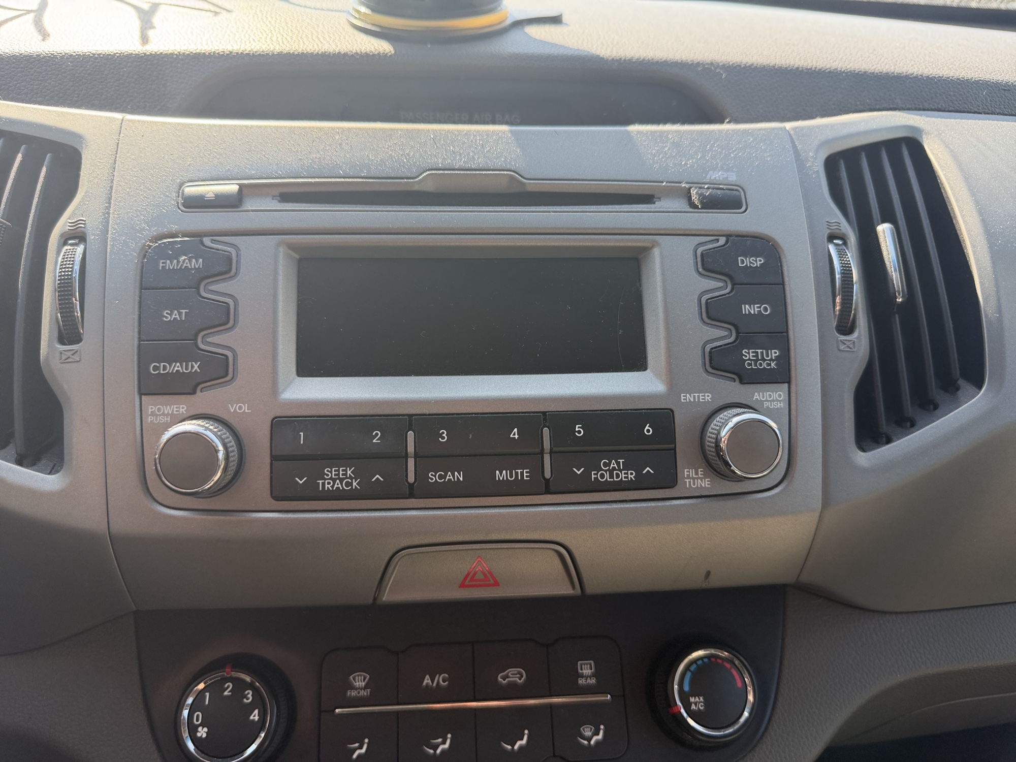 2011 kia sportage lx-awd for sale near St. Louis, Missouri 106838_39_radio_closeup.jpg