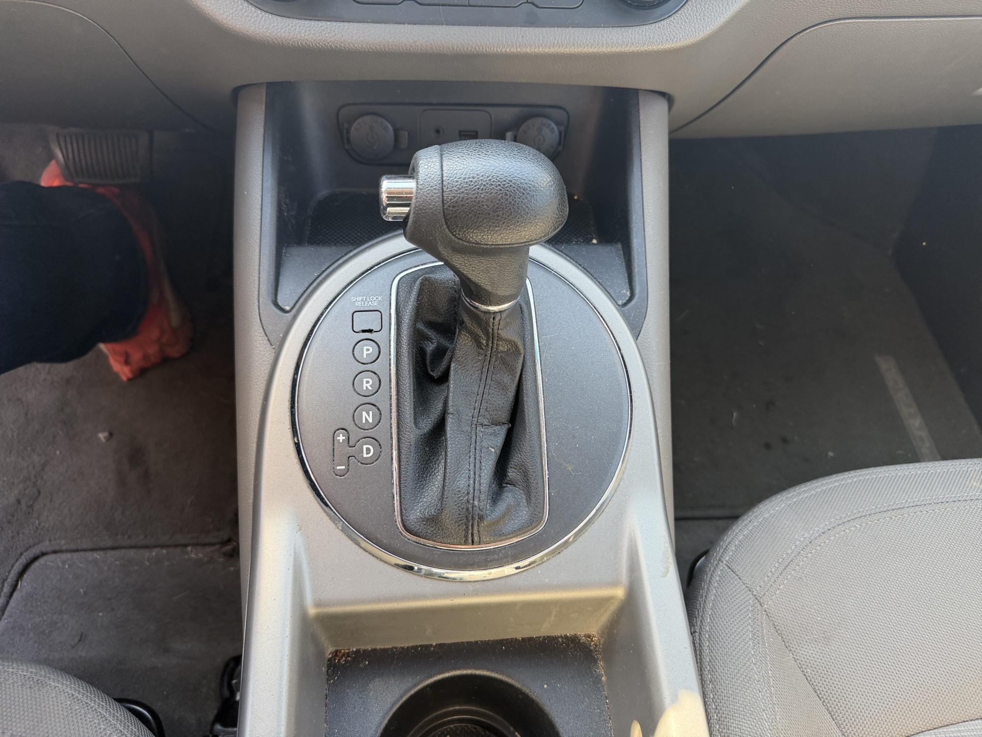2011 kia sportage lx-awd for sale near St. Louis, Missouri 106838_41_shifter.jpg