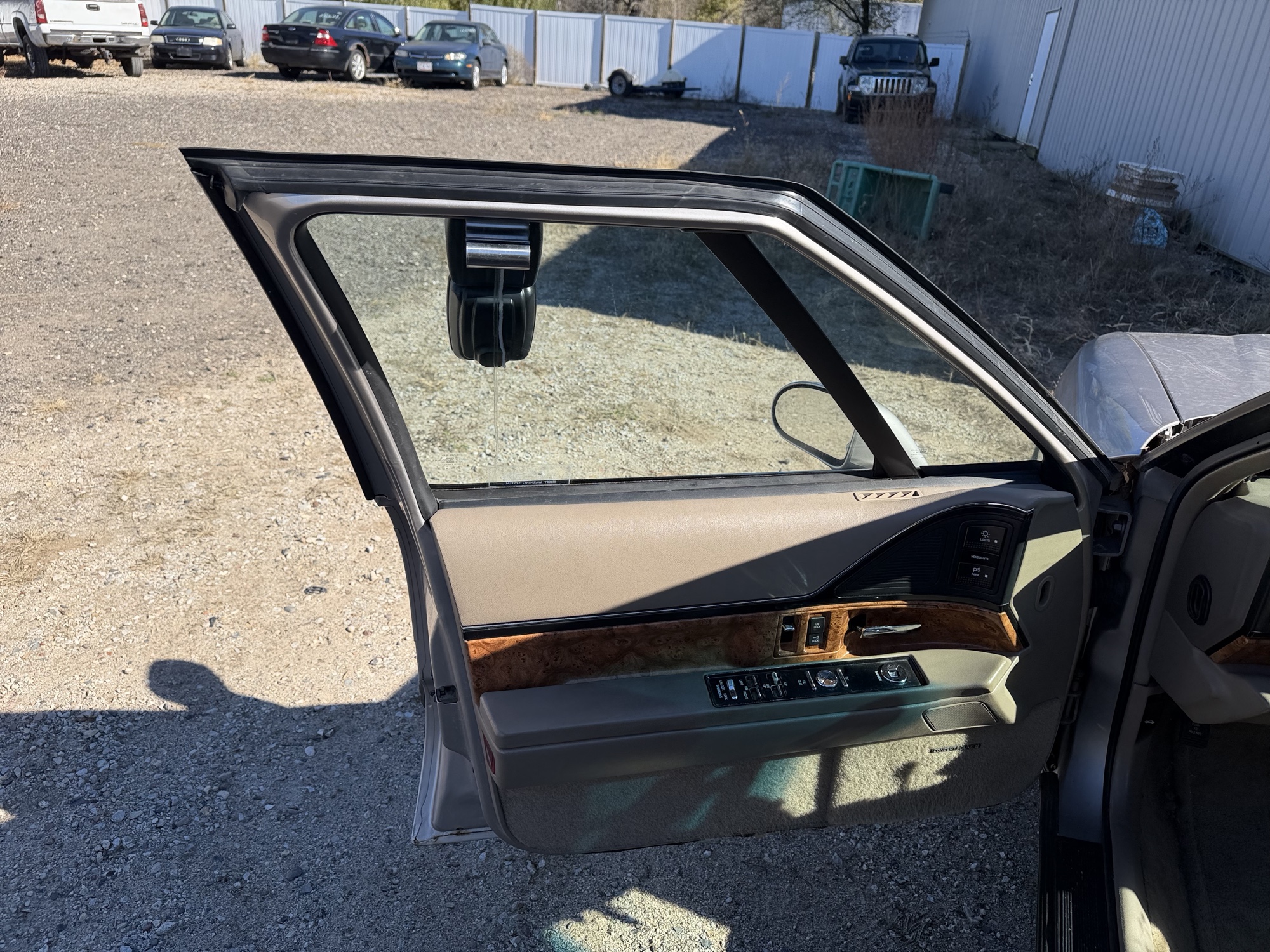 1996 buick lesabre limited with 77426 miles for sale near Elk River, Minnesota 106839_23_driver_door_panel.jpg