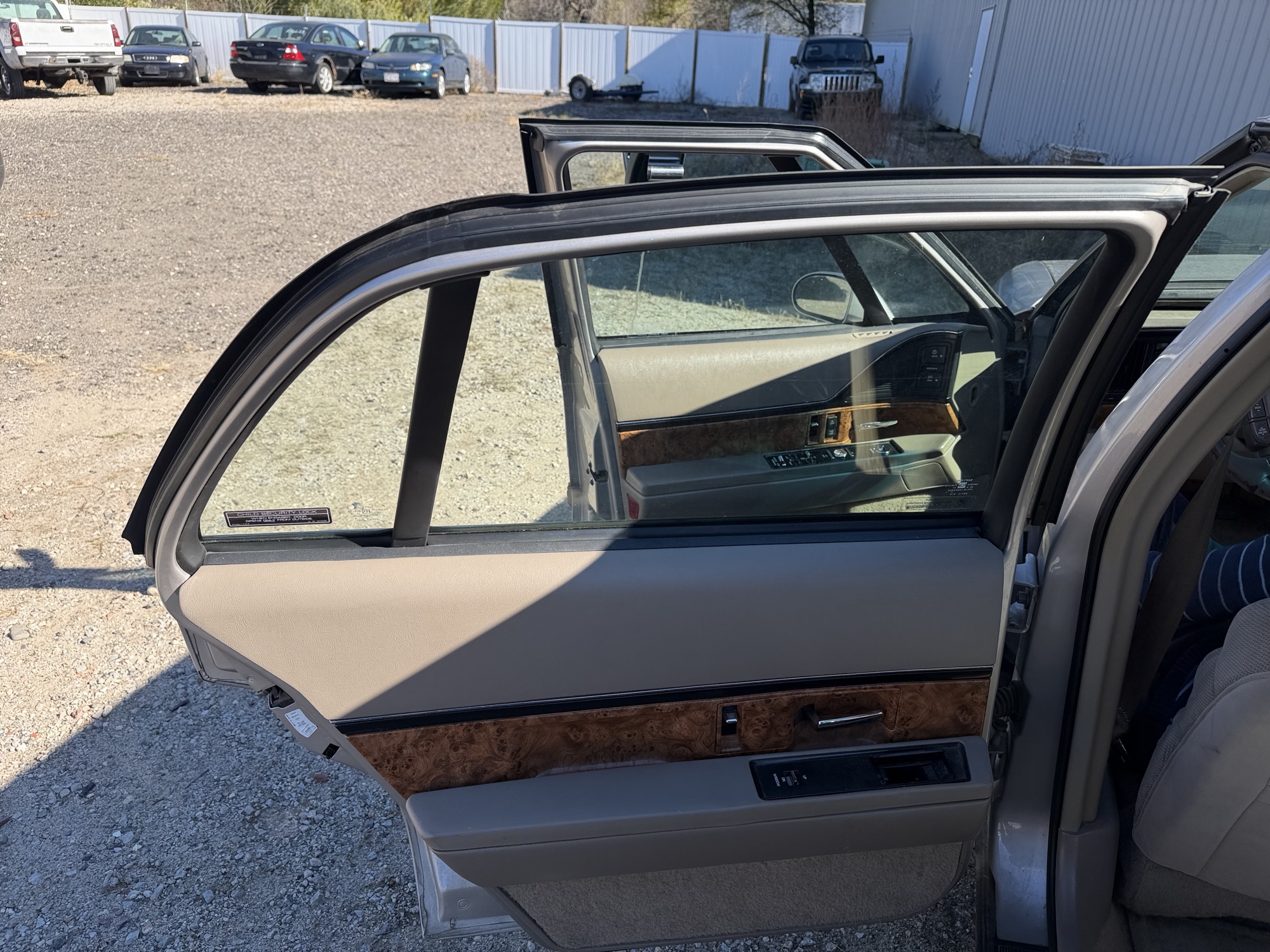 1996 buick lesabre limited with 77426 miles for sale near Elk River, Minnesota 106839_25_drv_rear_door_panel.jpg