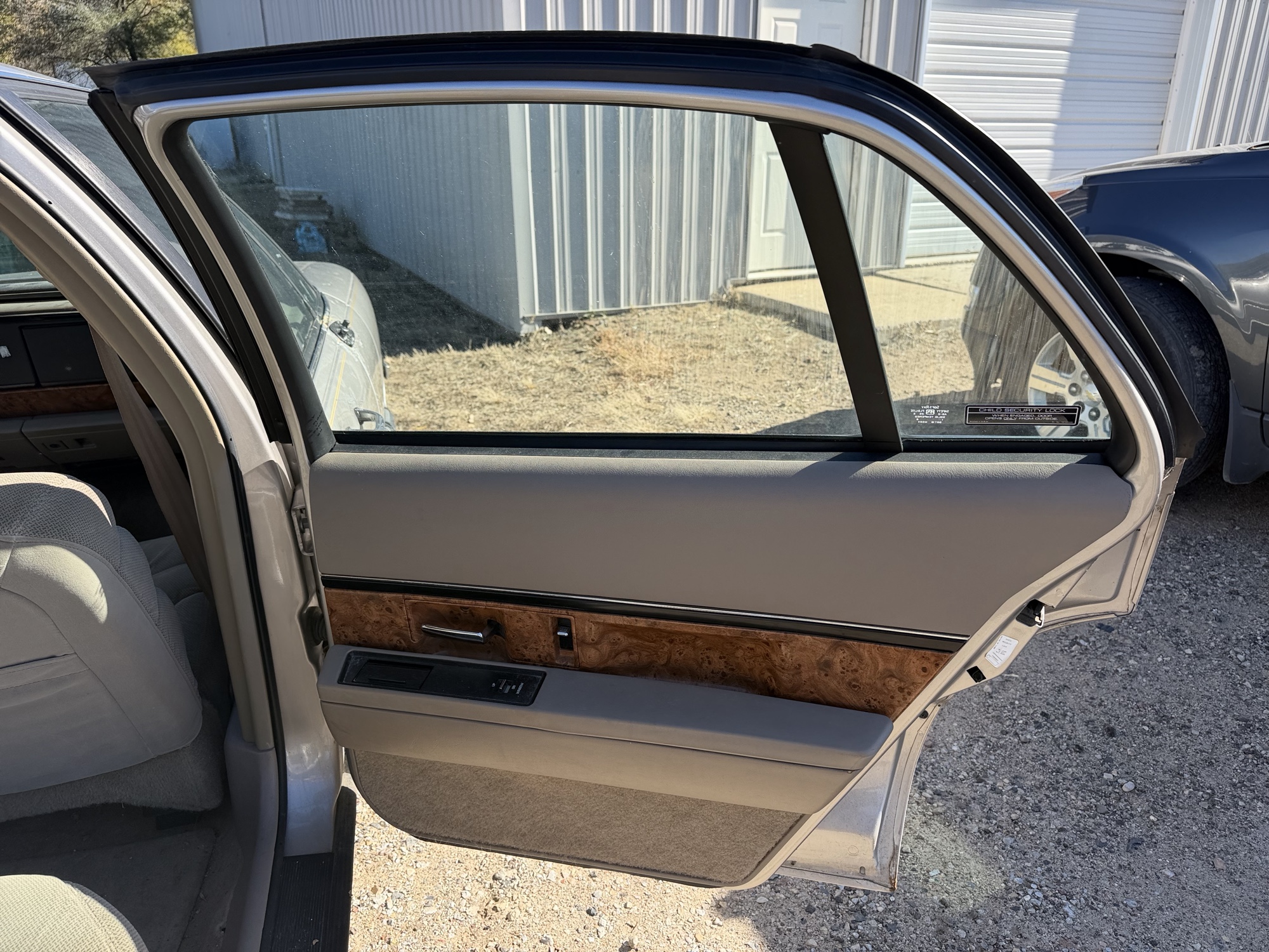 1996 buick lesabre limited with 77426 miles for sale near Elk River, Minnesota 106839_30_pass_rear_door_panel.jpg