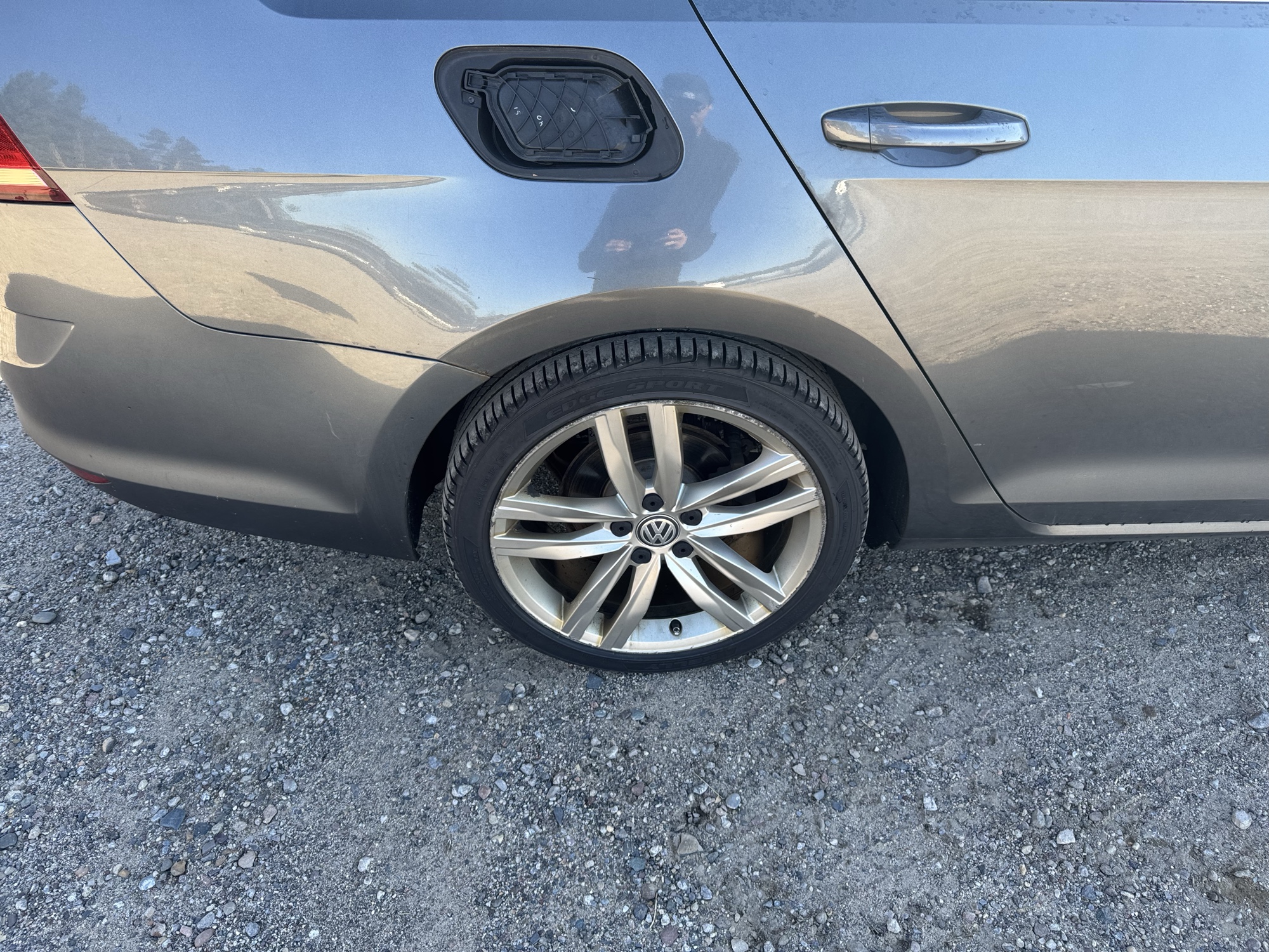 2015 volkswagen golf-sportwagen tsi-s-6a with 186366 miles for sale near Elk River, Minnesota 106840_14_rear_pass_wheel.jpg