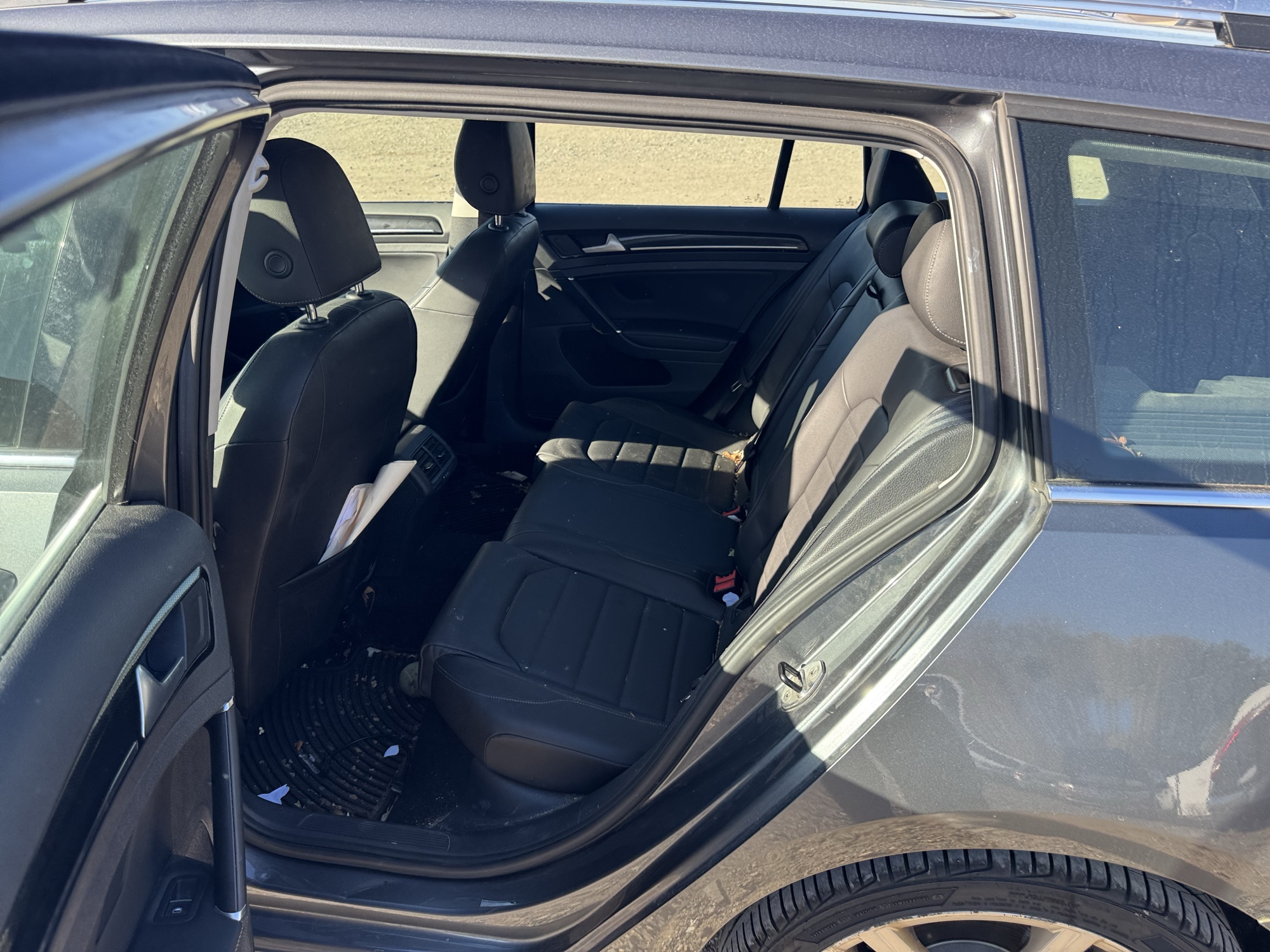 2015 volkswagen golf-sportwagen tsi-s-6a with 186366 miles for sale near Elk River, Minnesota 106840_24_drv_rear_seat.jpg