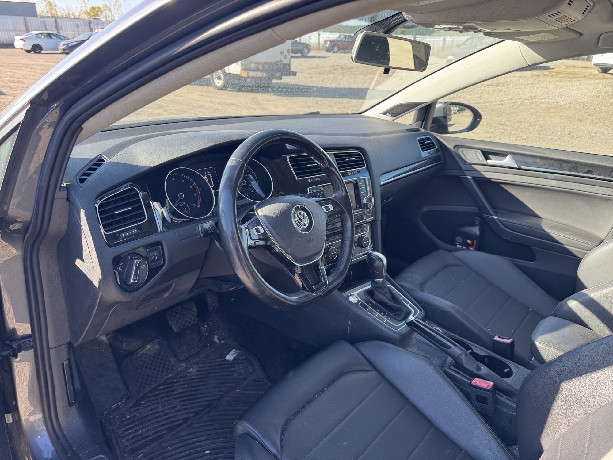 2015 volkswagen golf-sportwagen tsi-s-6a with 186366 miles for sale near Elk River, Minnesota 106840_33_dash_from_driver.jpg