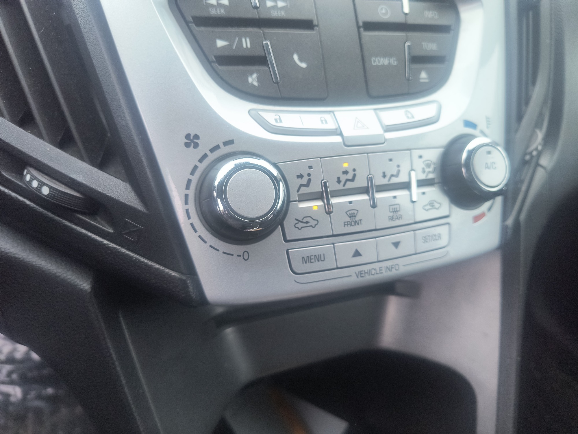 2015 chevrolet equinox 1lt-awd with 141371 miles for sale near Elk River, Minnesota 106841_40_climate_control.jpg