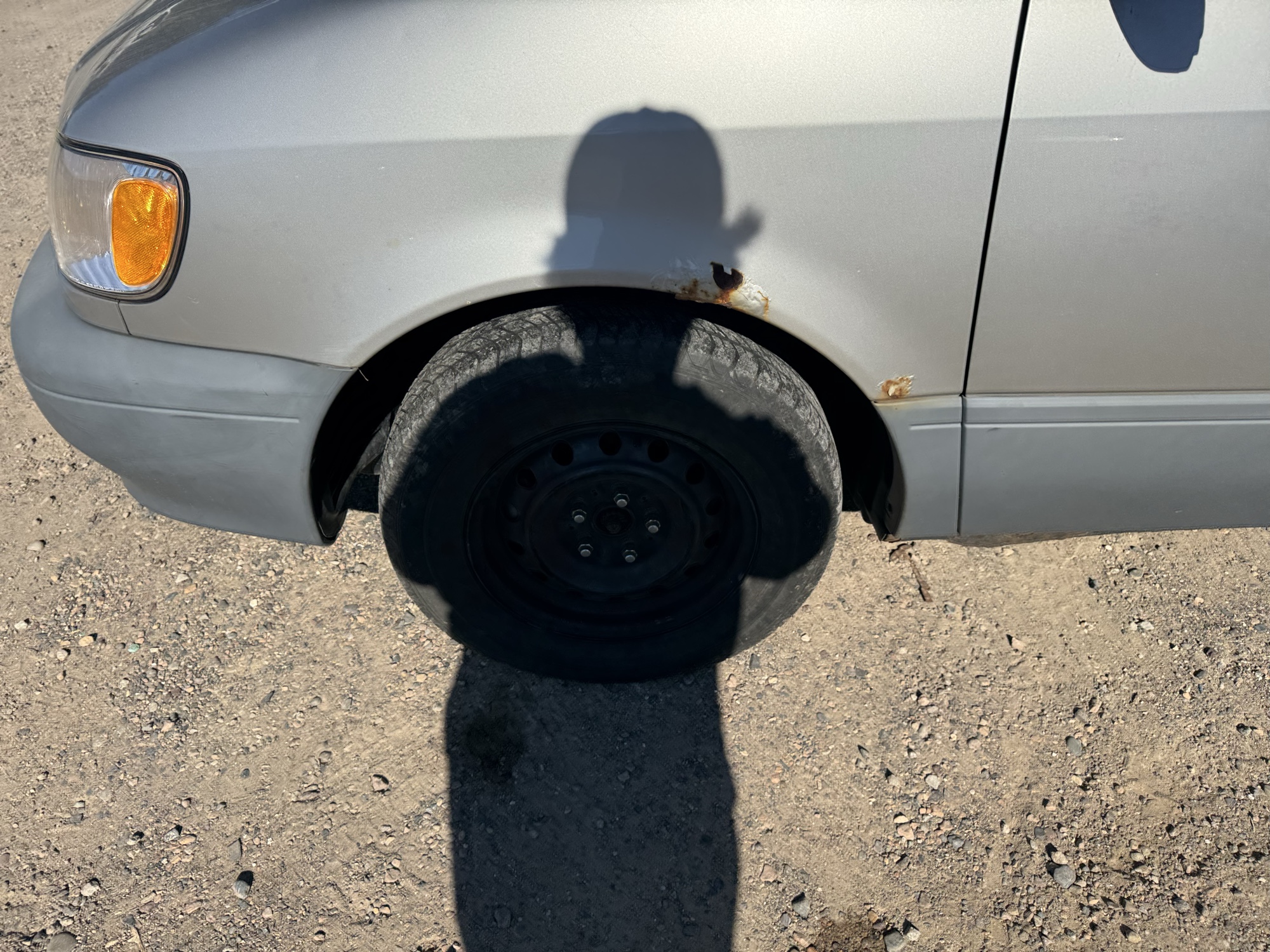 2002 toyota sienna le with 98994 miles for sale near Elk River, Minnesota 106842_12_drv_front_wheel.jpg