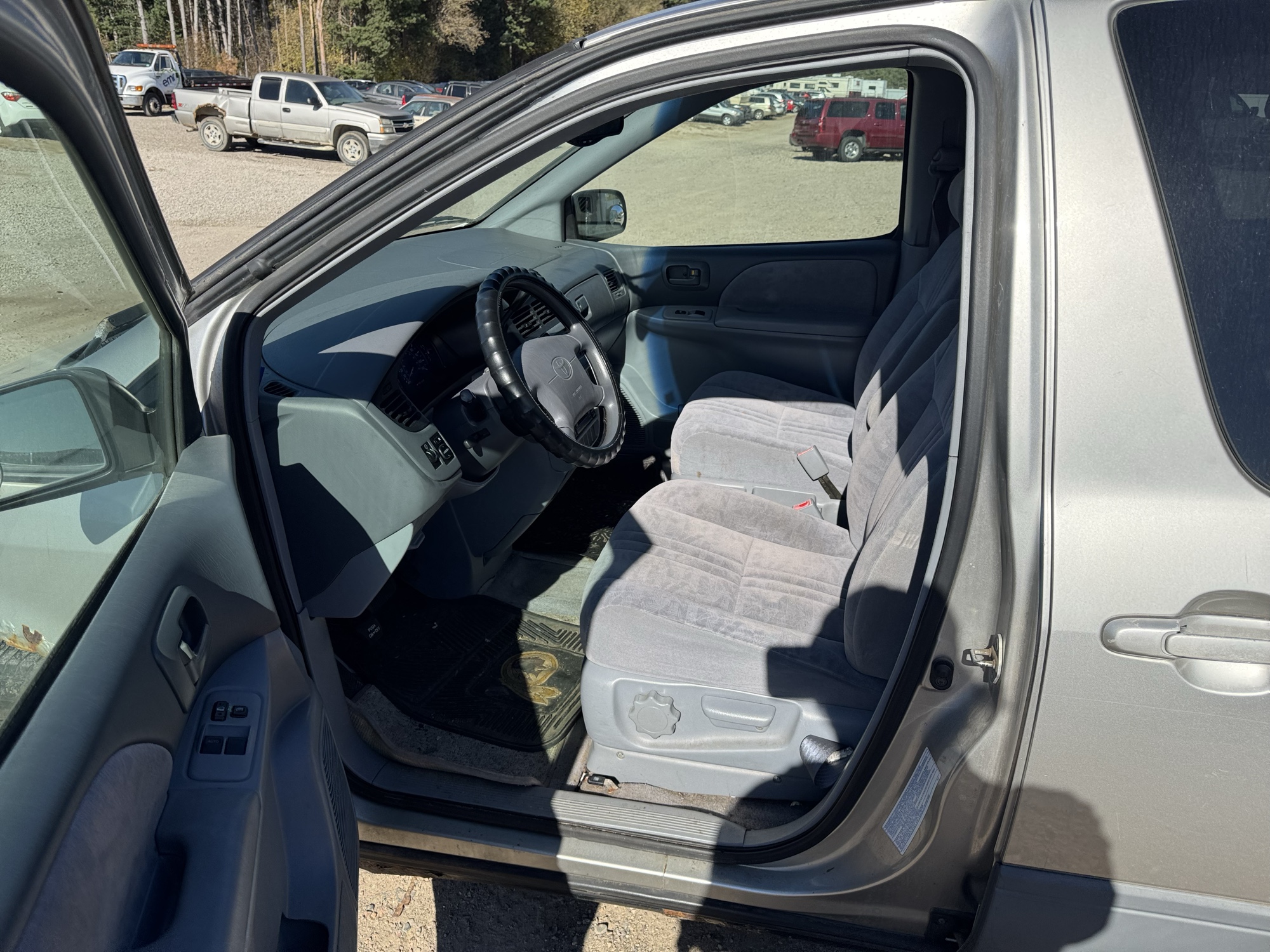 2002 toyota sienna le with 98994 miles for sale near Elk River, Minnesota 106842_22_driver_seat.jpg