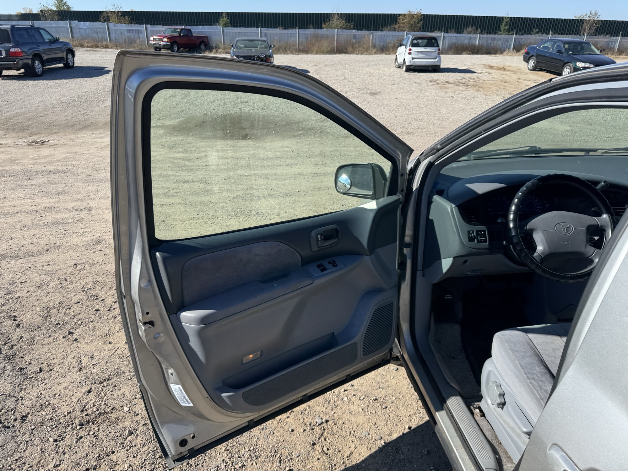 2002 toyota sienna le with 98994 miles for sale near Elk River, Minnesota 106842_23_driver_door_panel.jpg