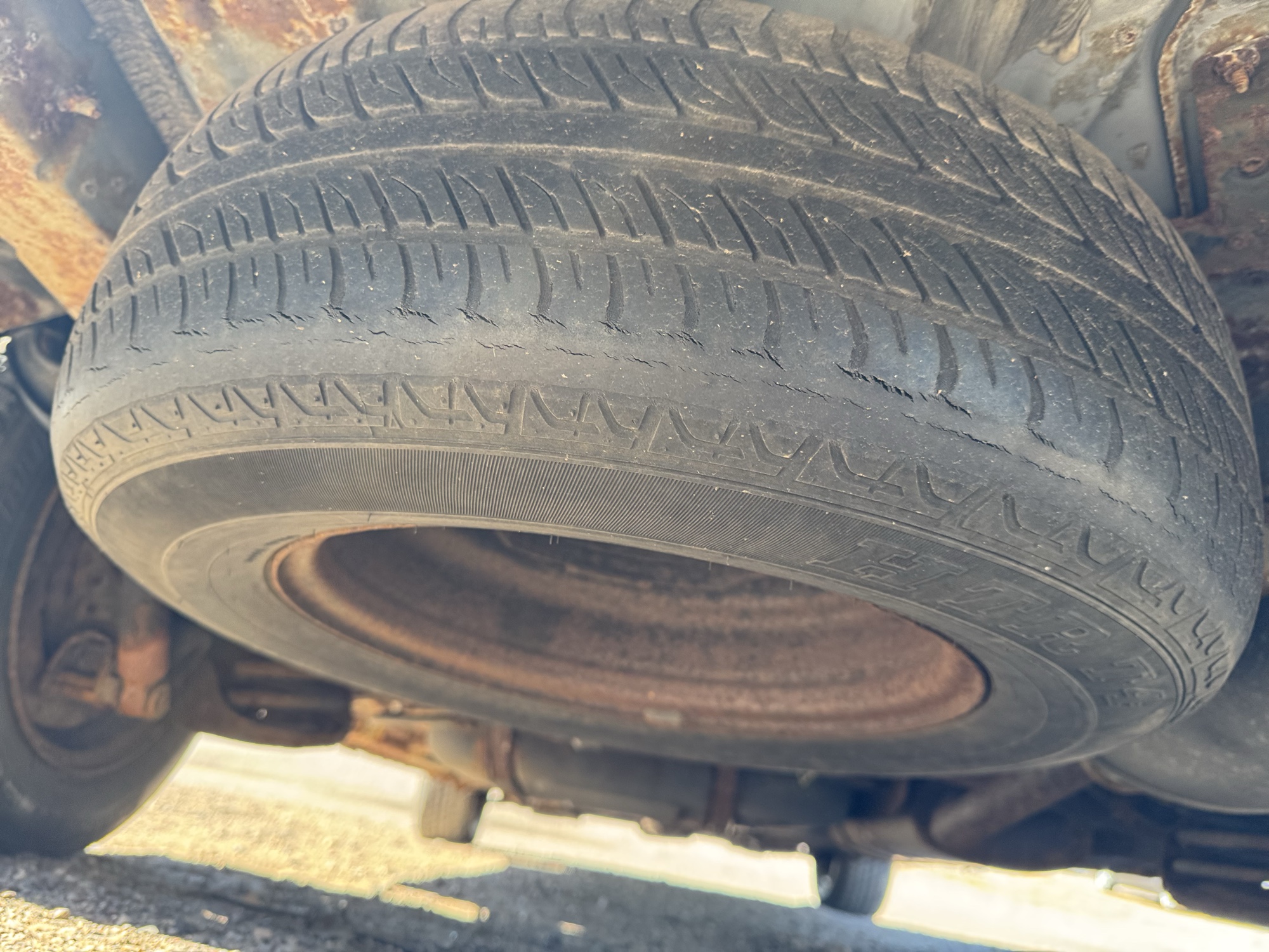 2002 toyota sienna le with 98994 miles for sale near Elk River, Minnesota 106842_27_spare_tire.jpg