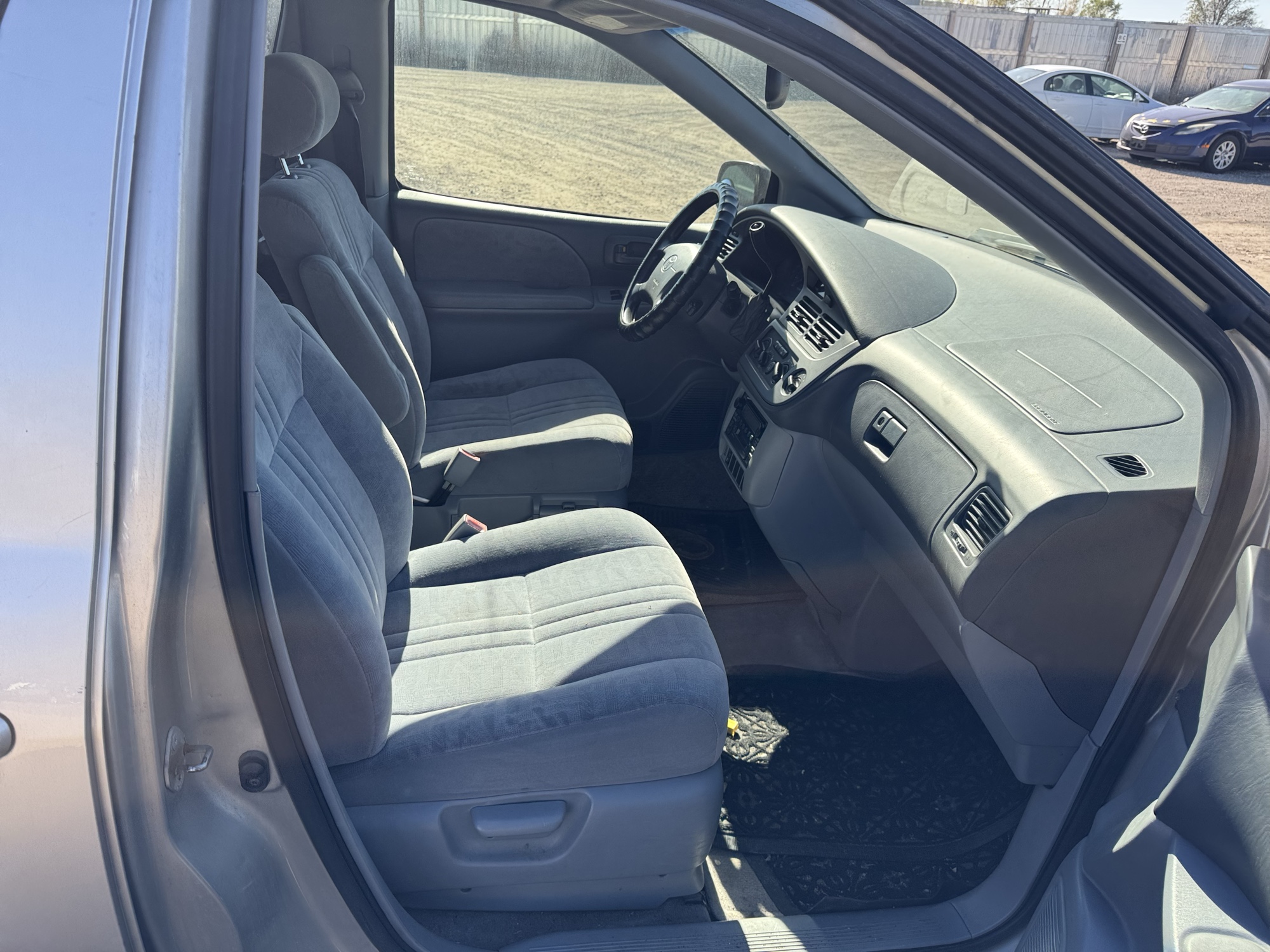 2002 toyota sienna le with 98994 miles for sale near Elk River, Minnesota 106842_31_passenger_seat.jpg
