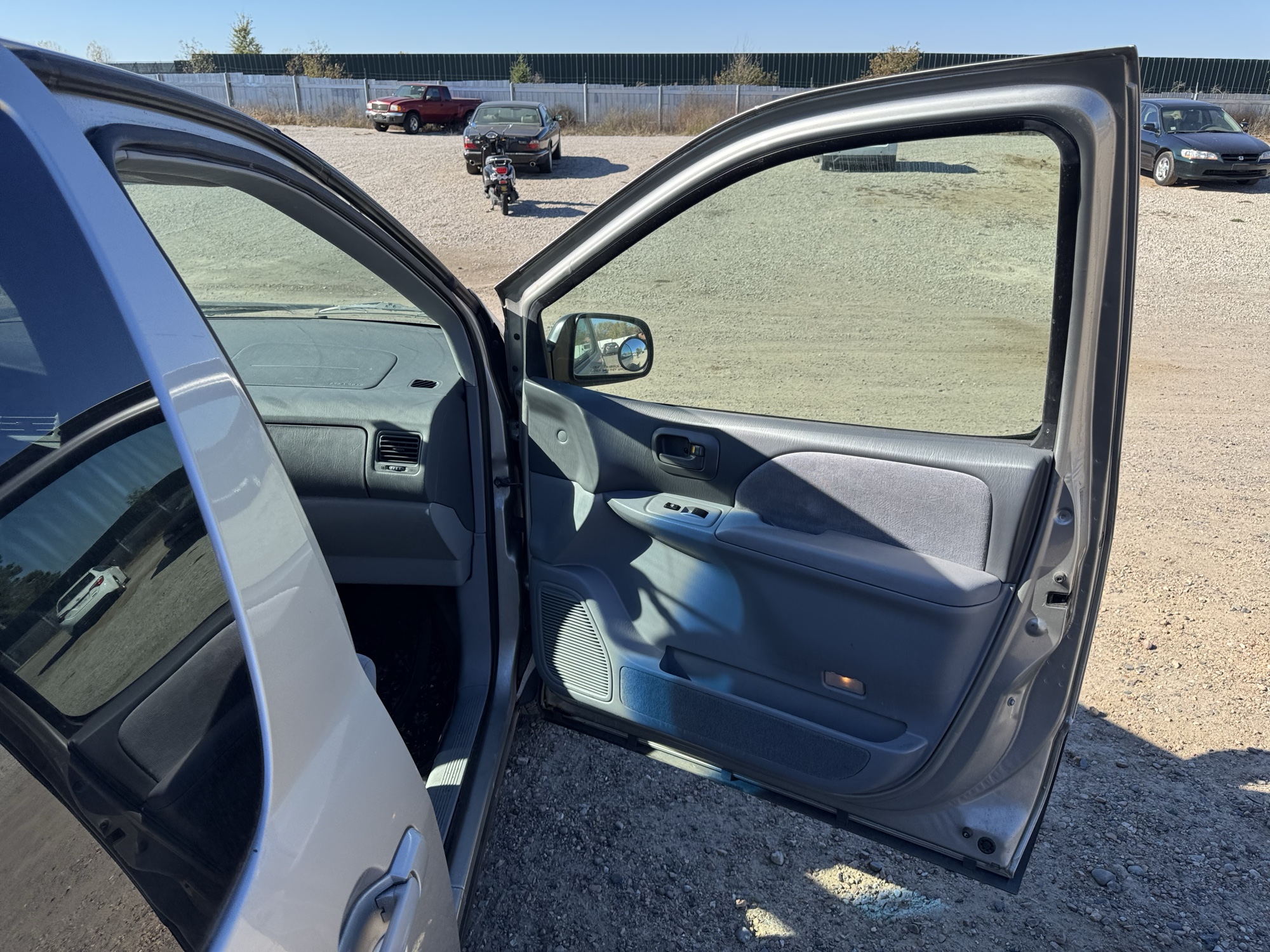2002 toyota sienna le with 98994 miles for sale near Elk River, Minnesota 106842_32_passenger_door_panel.jpg
