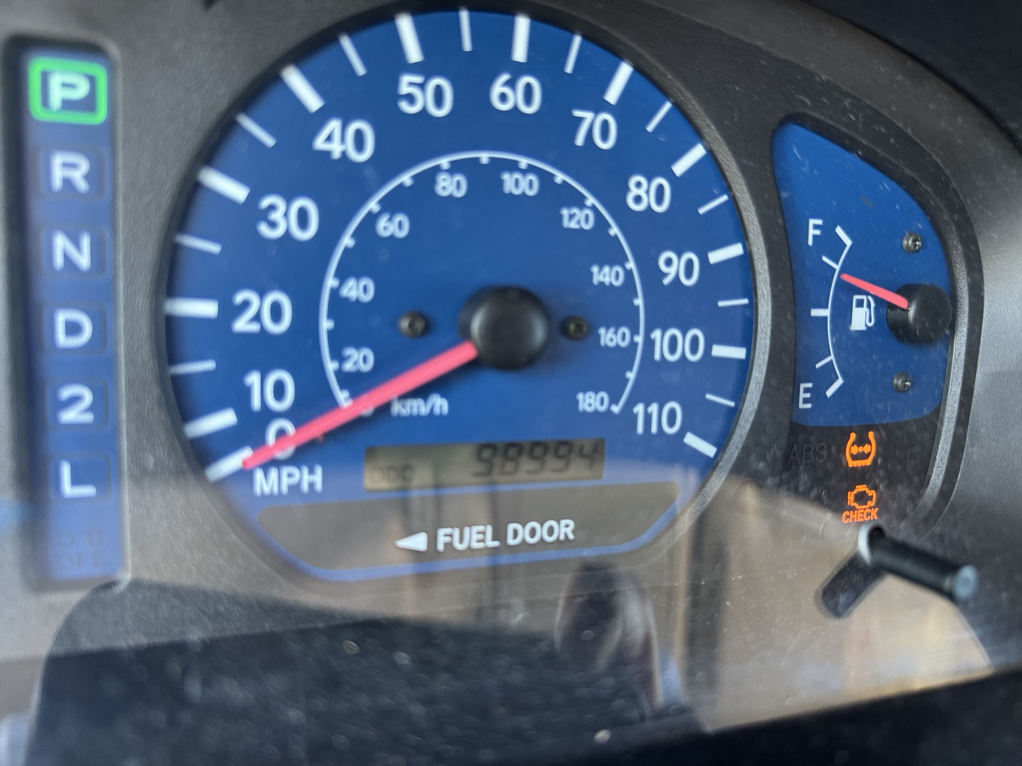 2002 toyota sienna le with 98994 miles for sale near Elk River, Minnesota 106842_44_mileage_closeup.jpg
