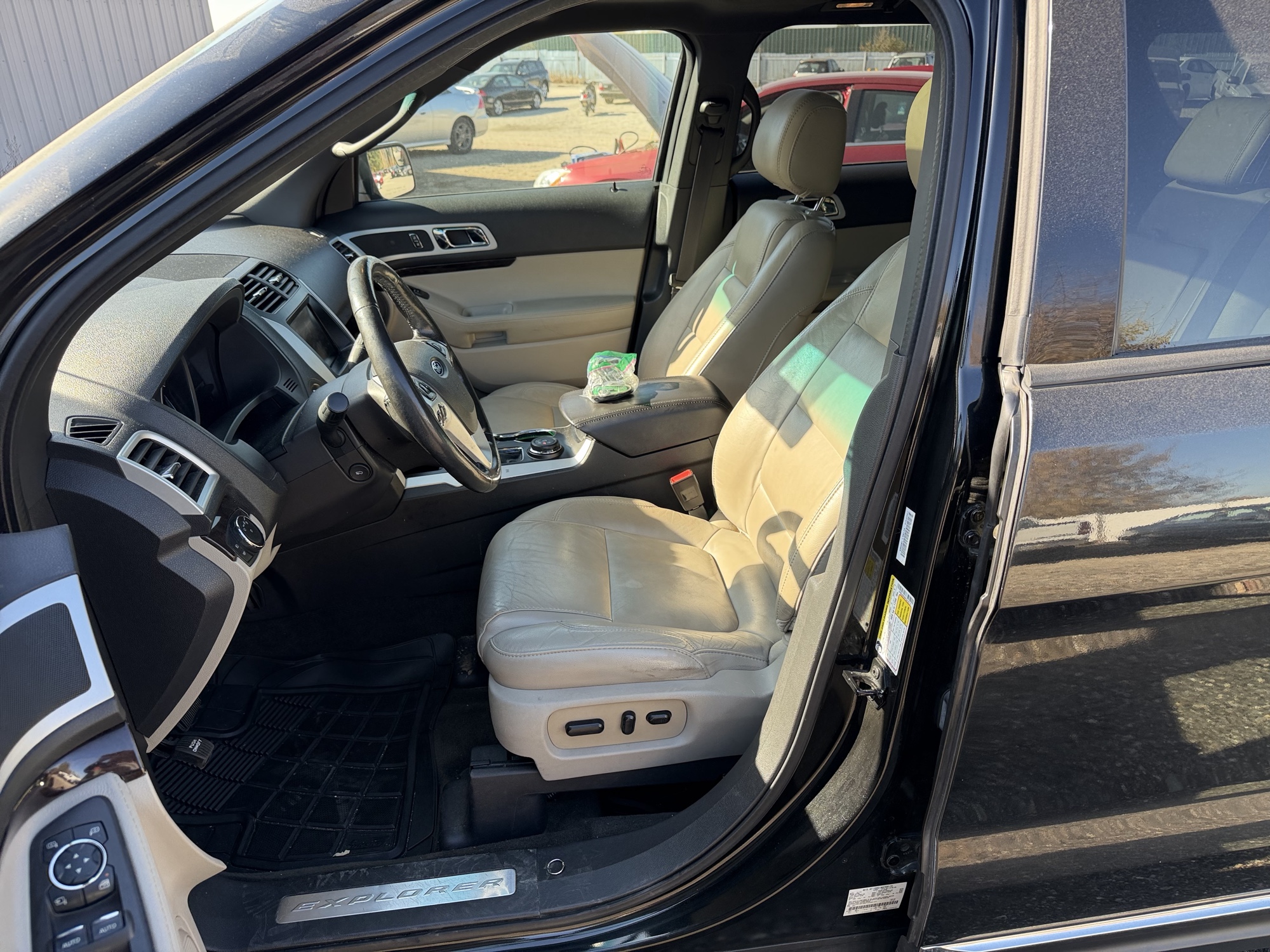 2015 ford explorer limited-4wd with 203681 miles for sale near Elk River, Minnesota 106843_22_driver_seat.jpg