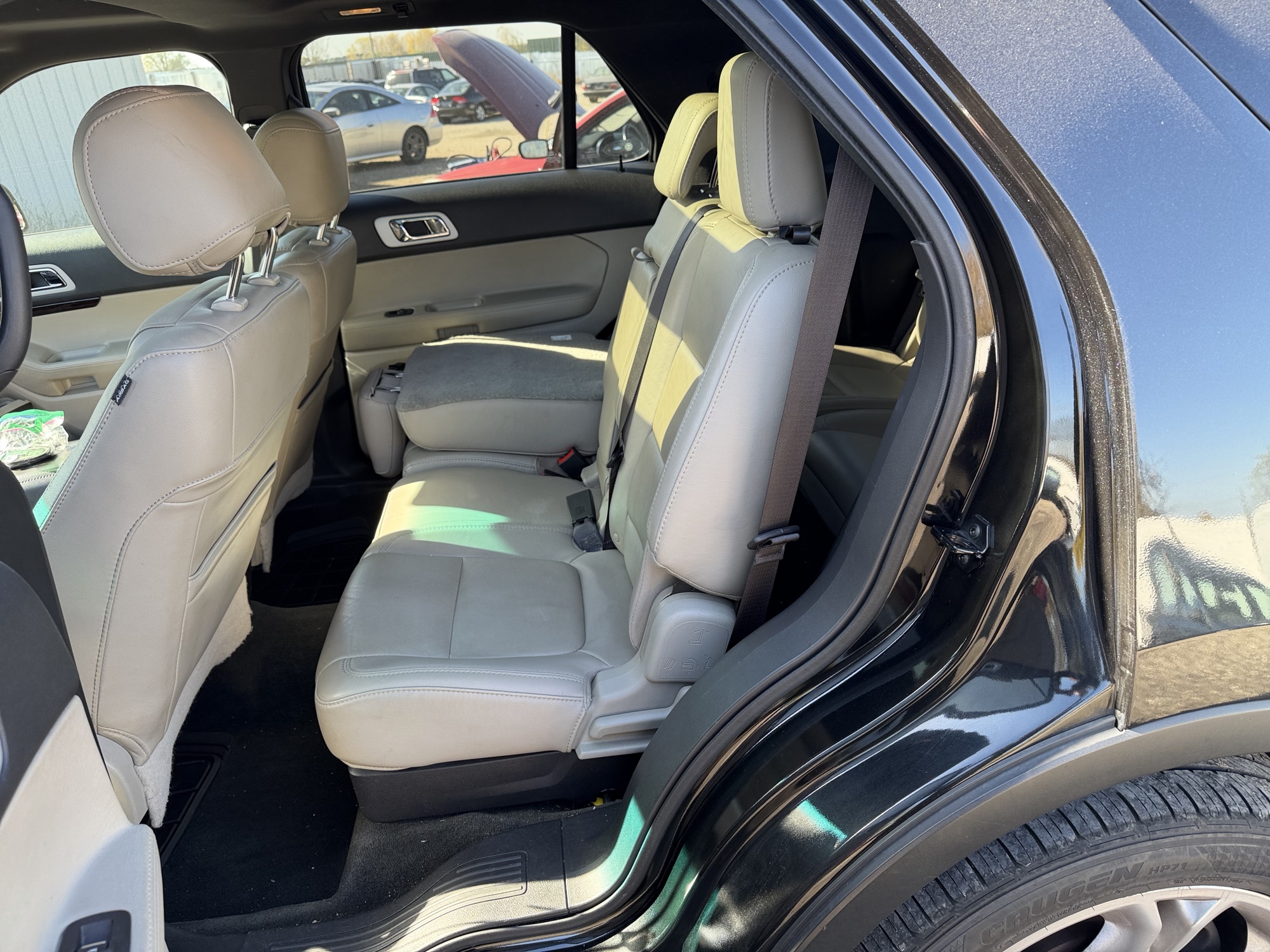 2015 ford explorer limited-4wd with 203681 miles for sale near Elk River, Minnesota 106843_24_drv_rear_seat.jpg