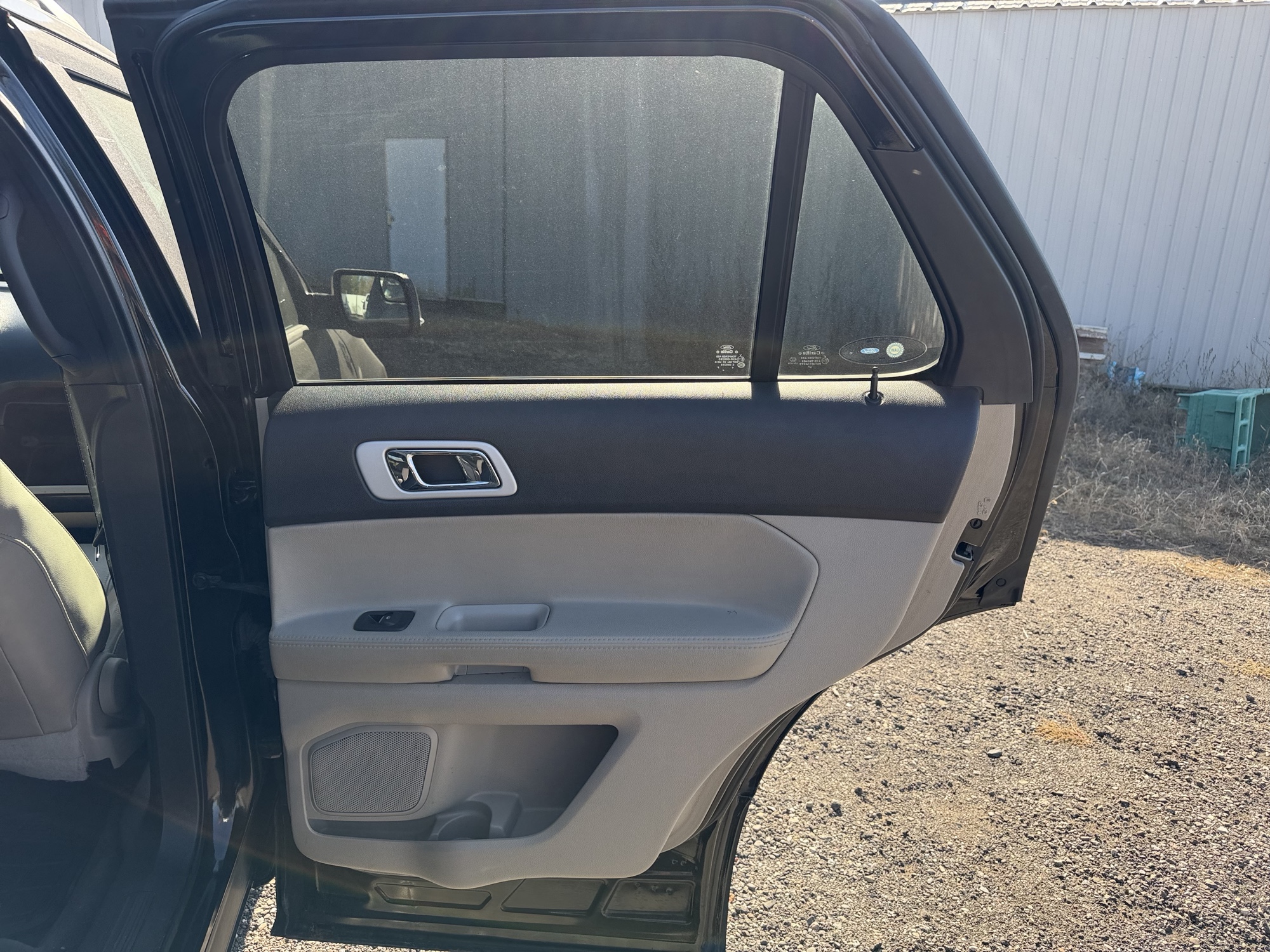 2015 ford explorer limited-4wd with 203681 miles for sale near Elk River, Minnesota 106843_30_pass_rear_door_panel.jpg
