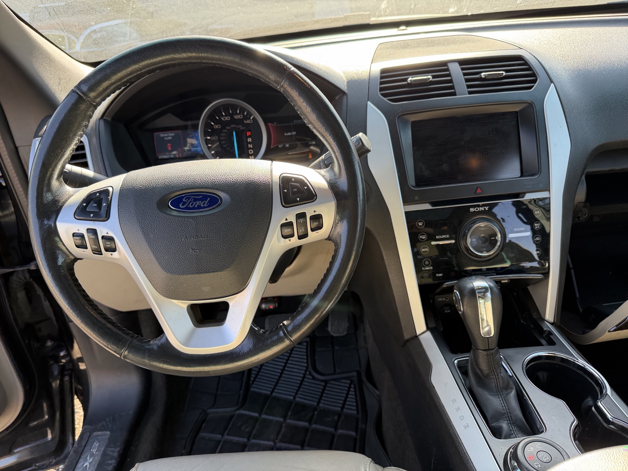 2015 ford explorer limited-4wd with 203681 miles for sale near Elk River, Minnesota 106843_33_dash_from_driver.jpg
