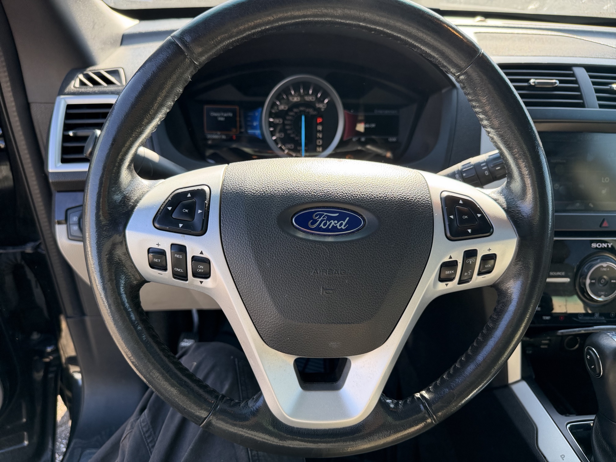 2015 ford explorer limited-4wd with 203681 miles for sale near Elk River, Minnesota 106843_36_steering_wheel.jpg