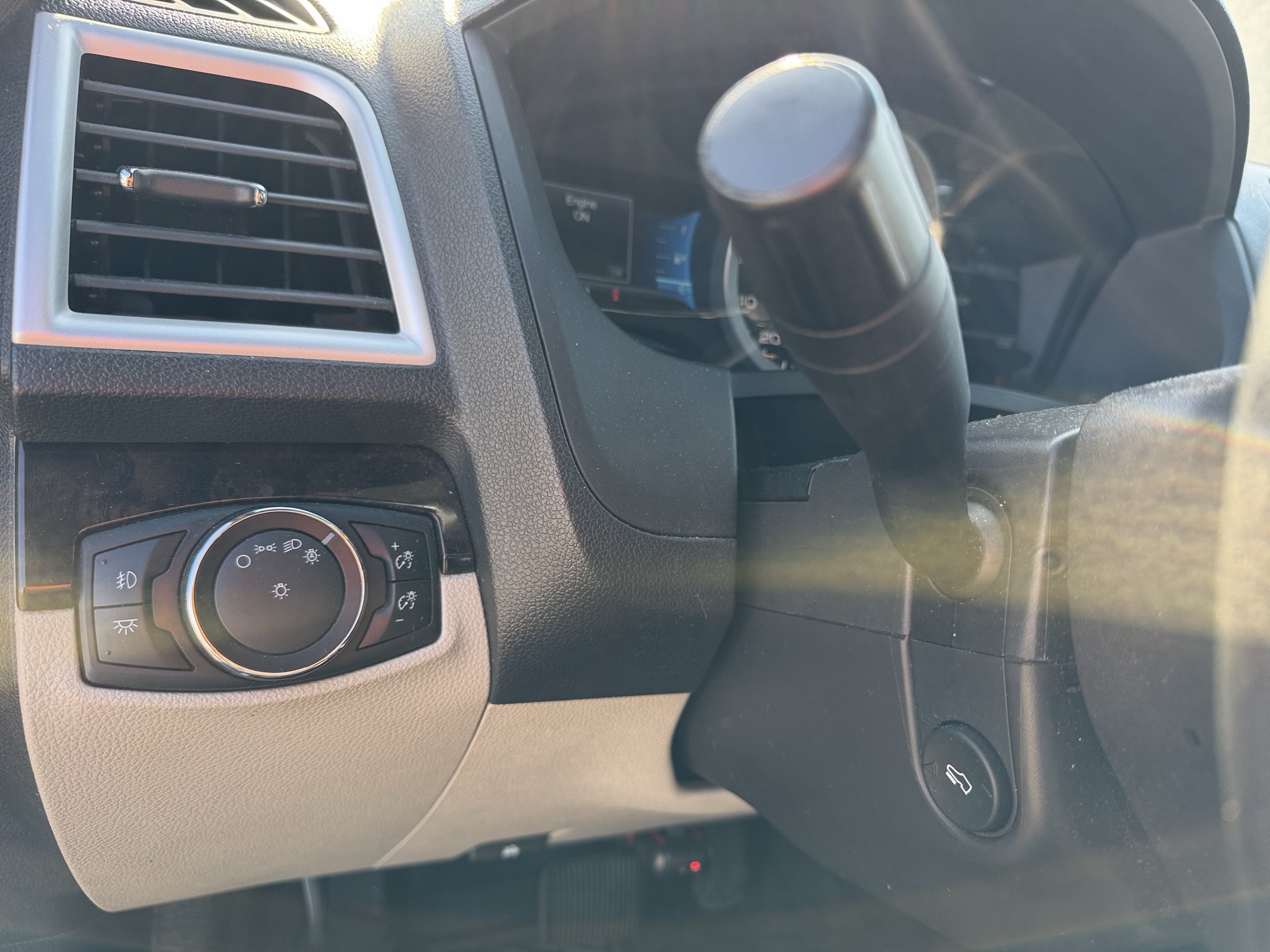2015 ford explorer limited-4wd with 203681 miles for sale near Elk River, Minnesota 106843_37_left_of_steering_wheel.jpg