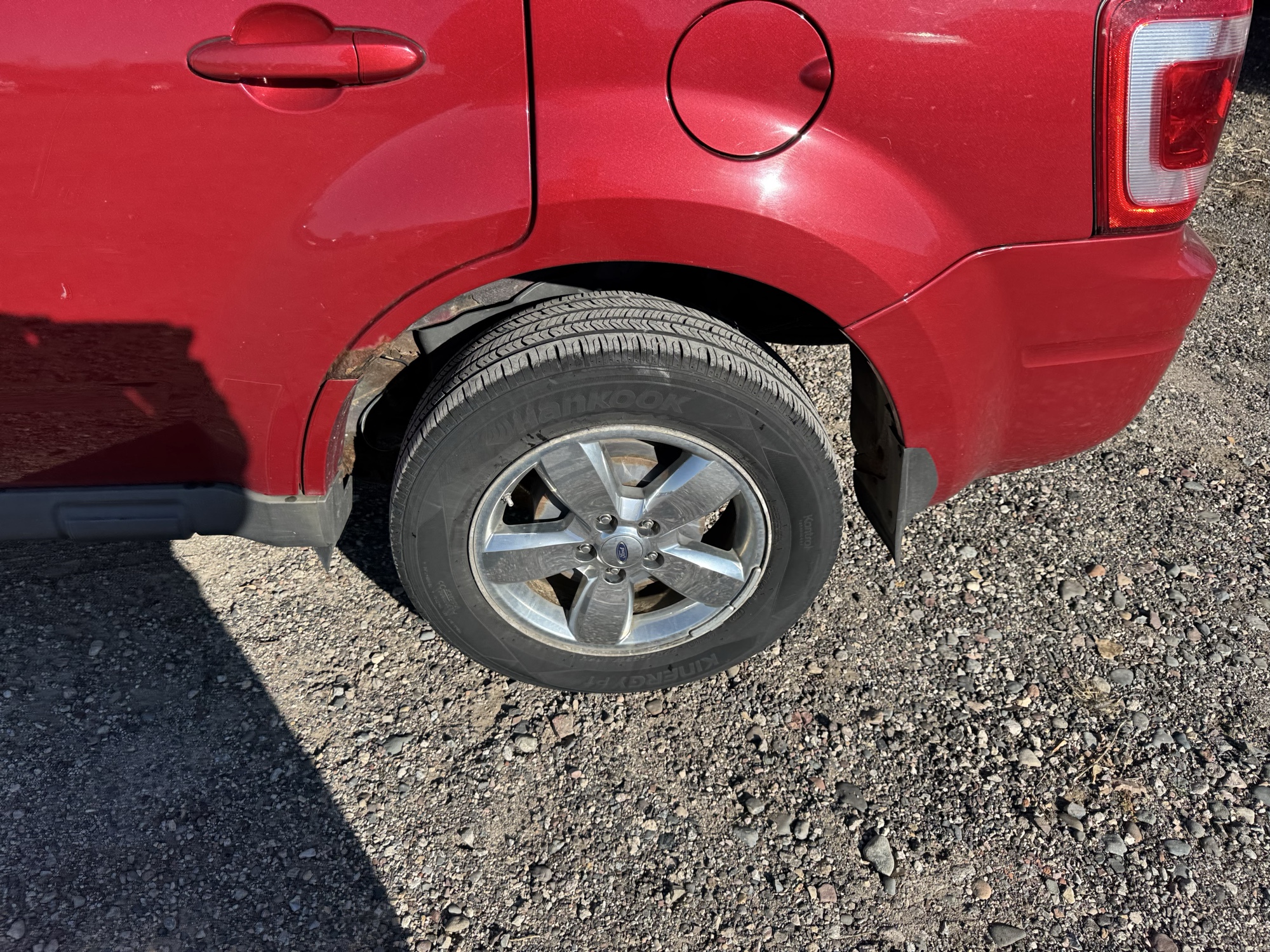2009 ford escape limited-4wd-v6 with 171099 miles for sale near Elk River, Minnesota 106844_13_rear_drv_wheel.jpg