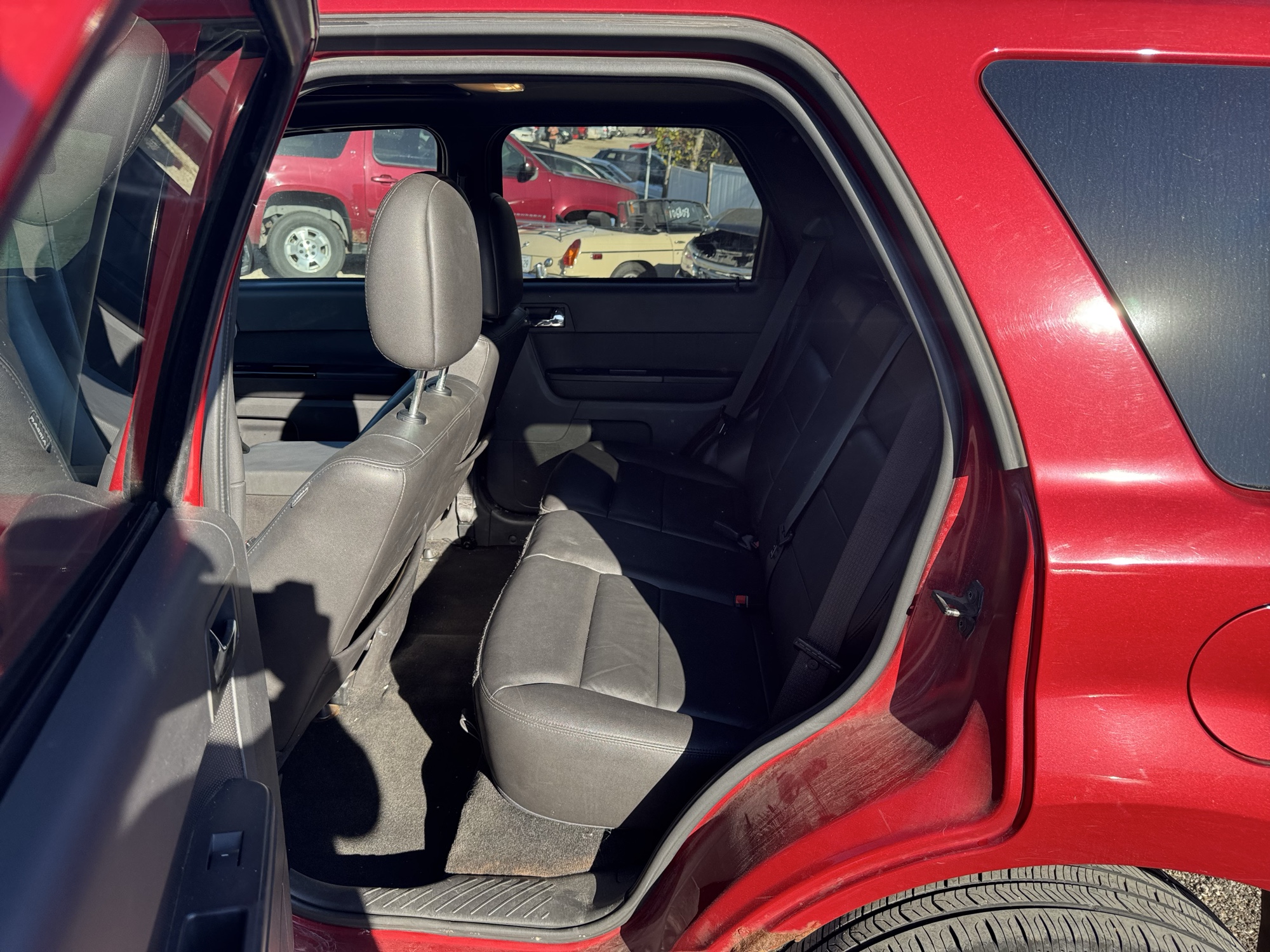 2009 ford escape limited-4wd-v6 with 171099 miles for sale near Elk River, Minnesota 106844_24_drv_rear_seat.jpg