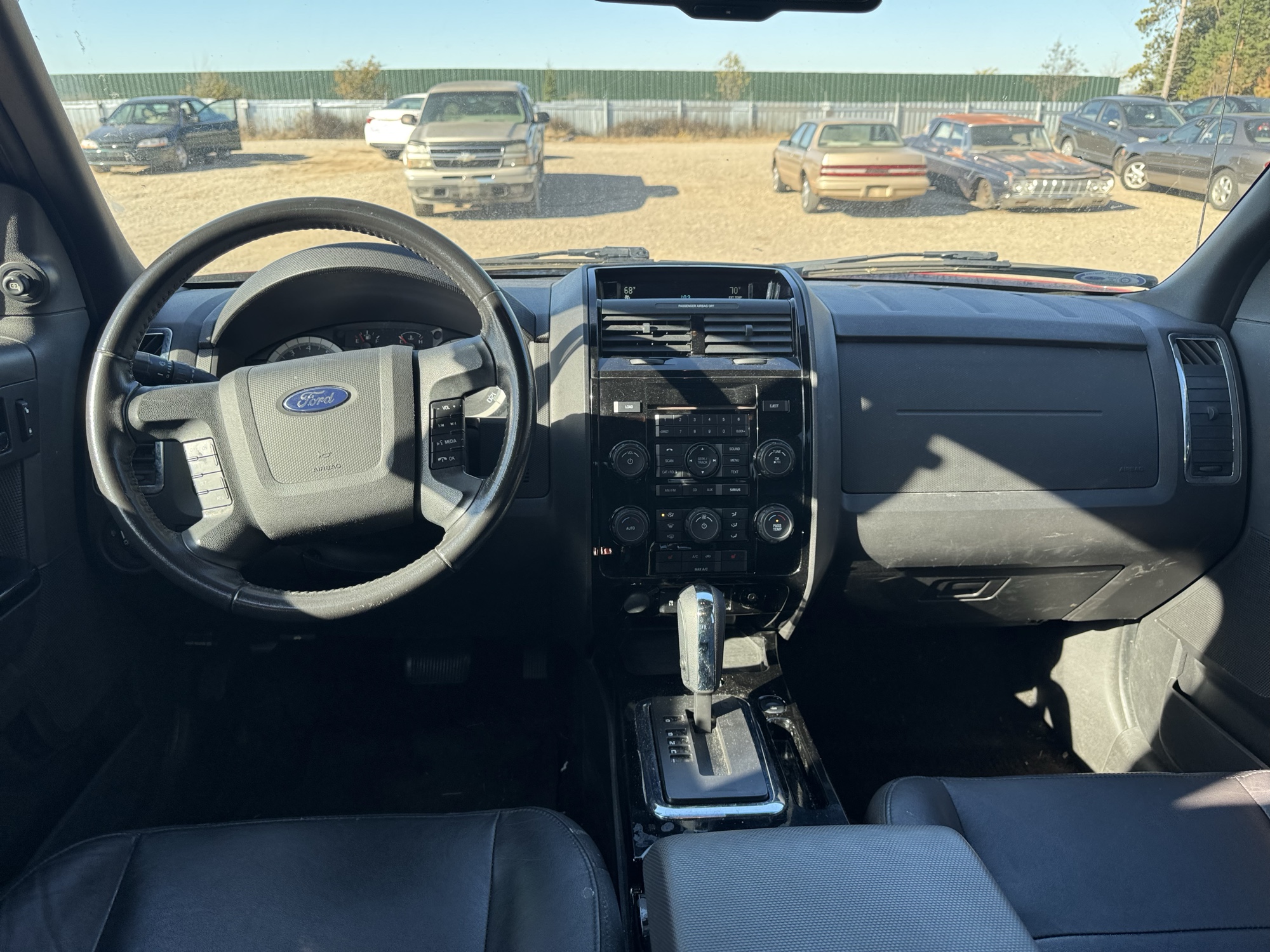 2009 ford escape limited-4wd-v6 with 171099 miles for sale near Elk River, Minnesota 106844_34_whole_dash.jpg