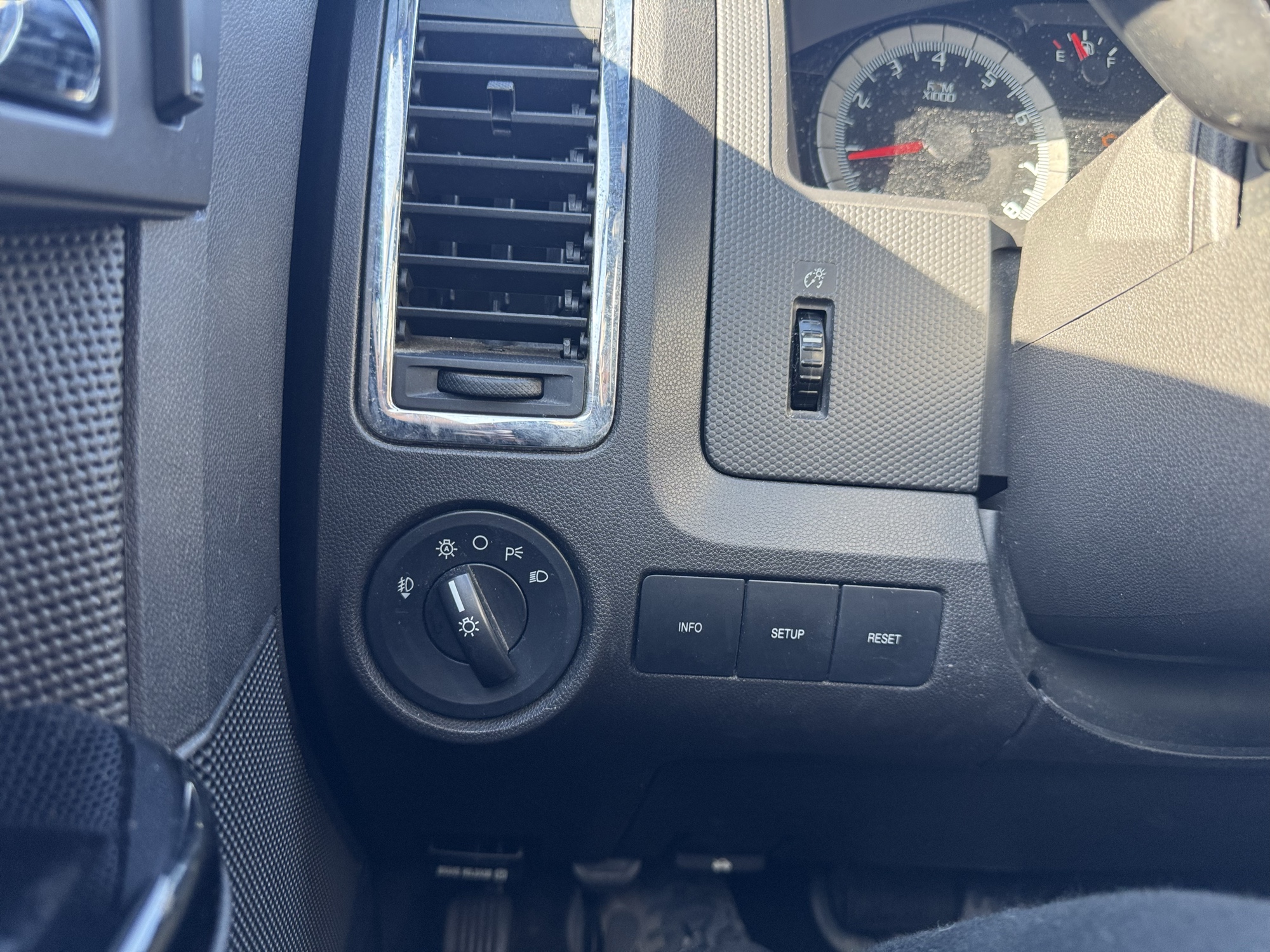 2009 ford escape limited-4wd-v6 with 171099 miles for sale near Elk River, Minnesota 106844_37_left_of_steering_wheel.jpg