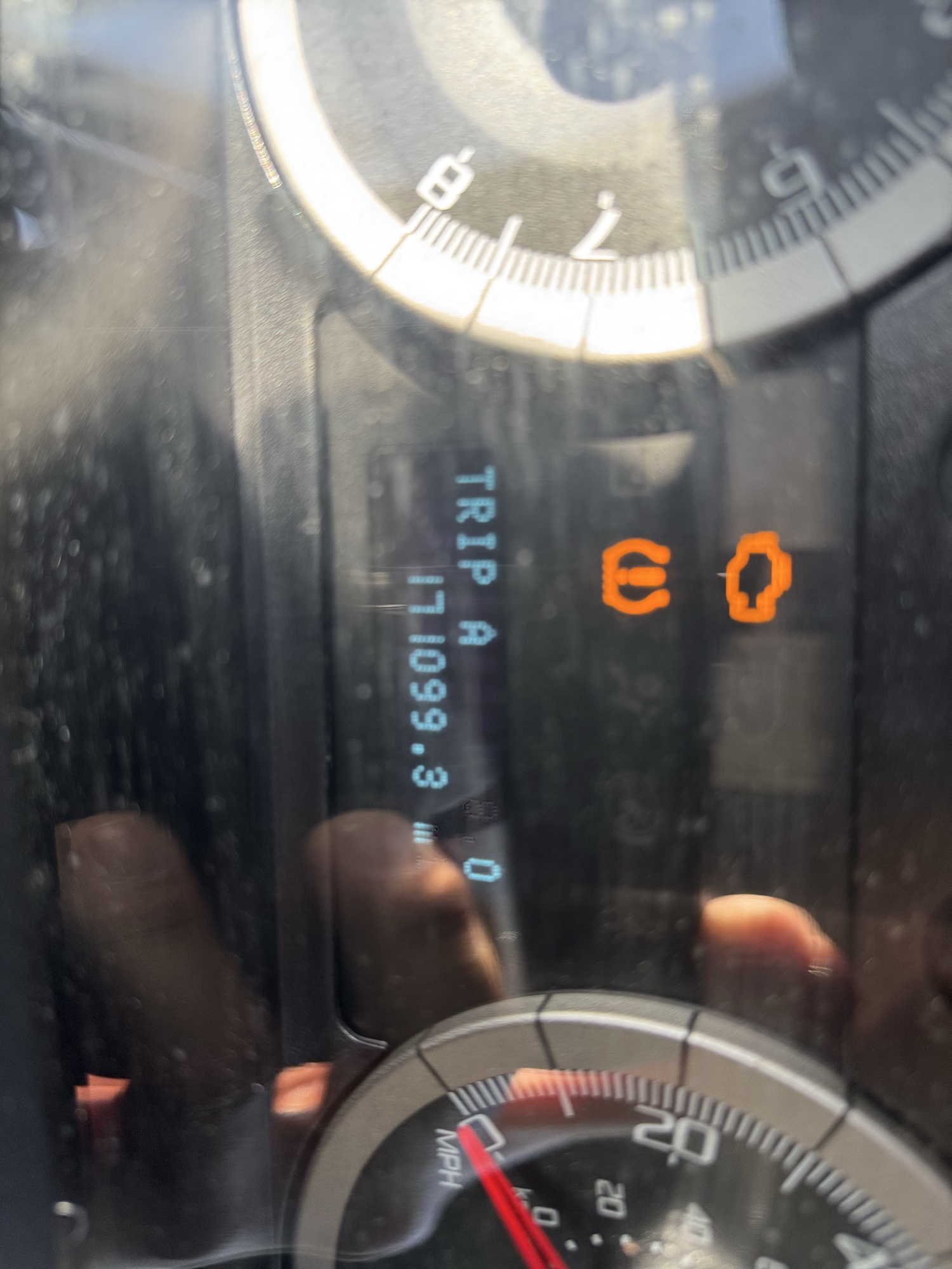 2009 ford escape limited-4wd-v6 with 171099 miles for sale near Elk River, Minnesota 106844_44_mileage_closeup.jpg