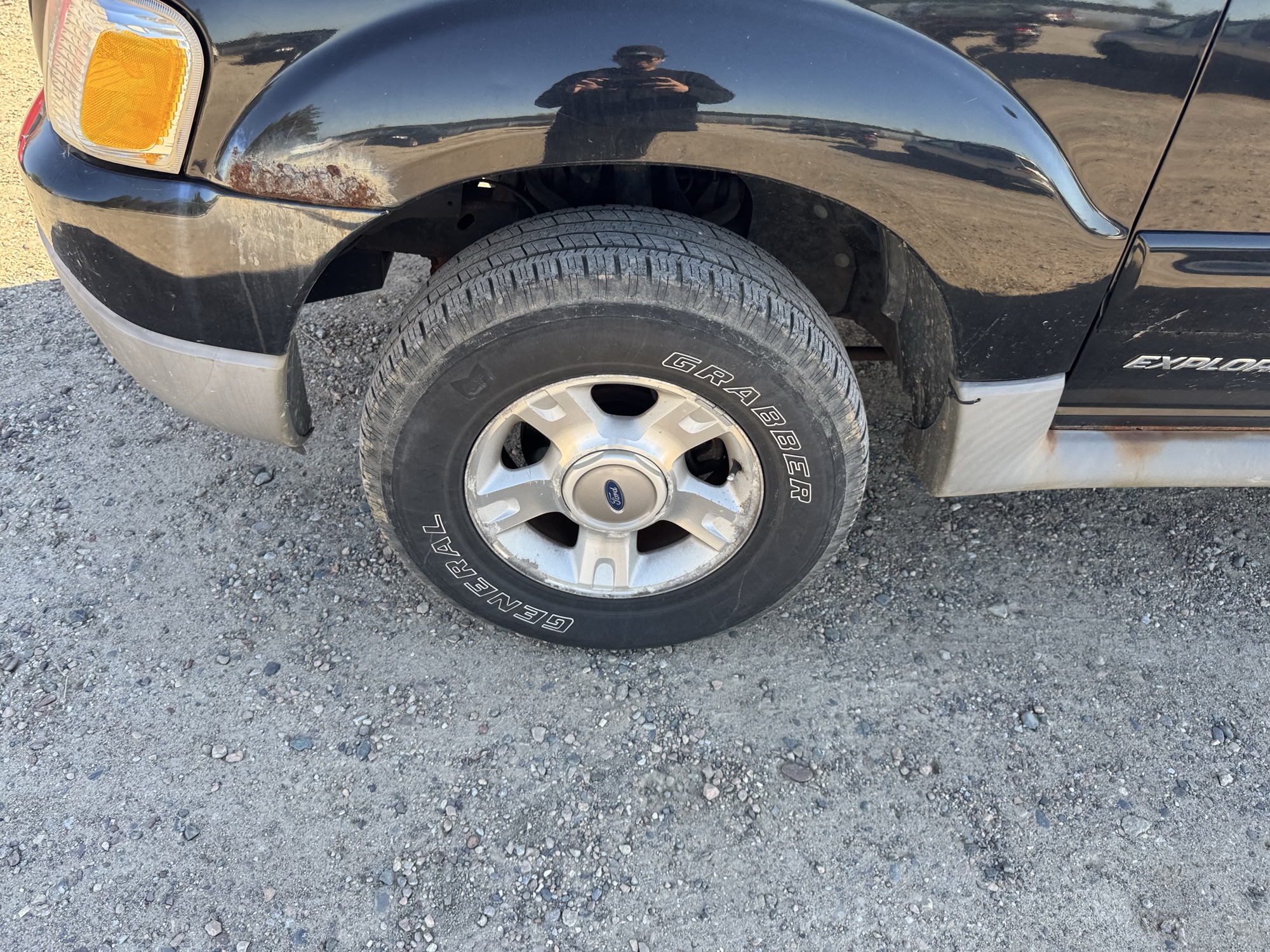 2002 ford explorer-sport-trac 4wd-value---200a with 189553 miles for sale near Elk River, Minnesota 106845_12_drv_front_wheel.jpg