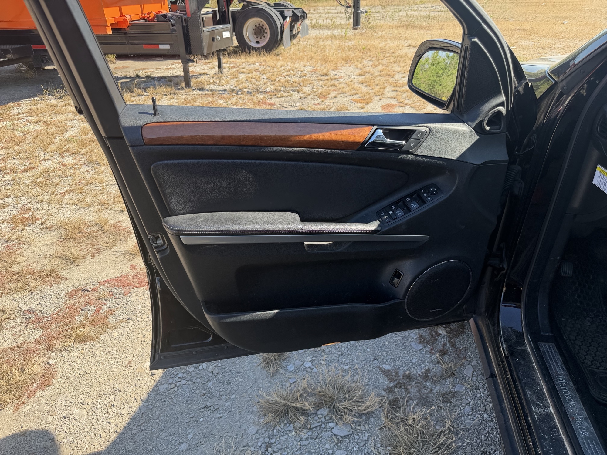 2007 mercedes-benz gl-class gl450 with 130486 miles for sale near St. Louis, Missouri 106847_23_driver_door_panel.jpg