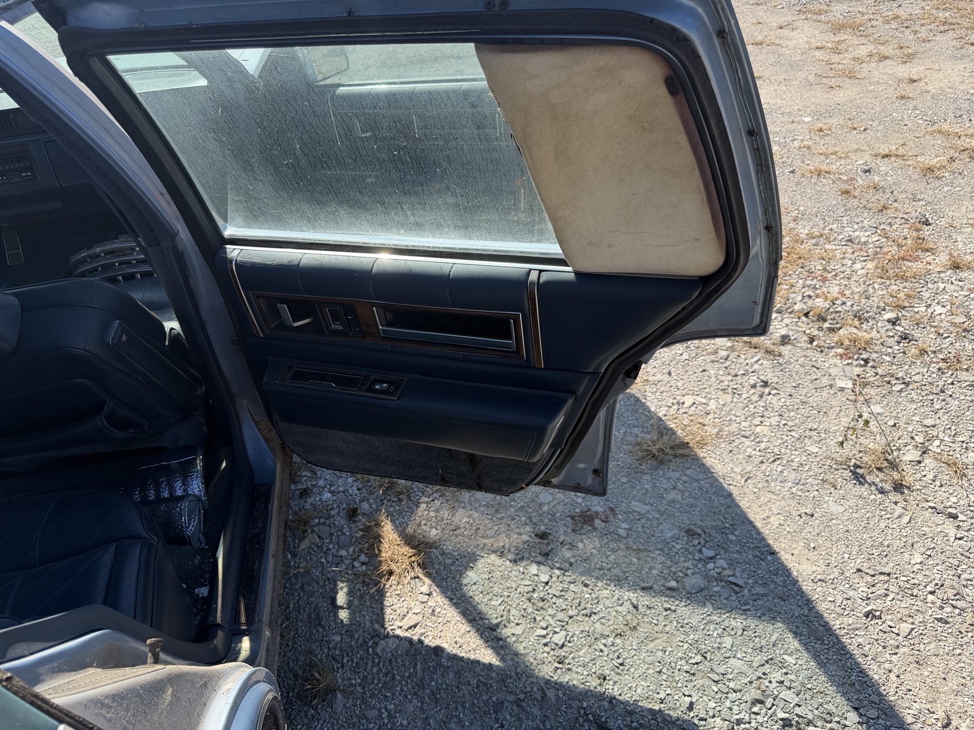 1987 cadillac deville sedan with 182416 miles for sale near St. Louis, Missouri 106848_30_pass_rear_door_panel.jpg