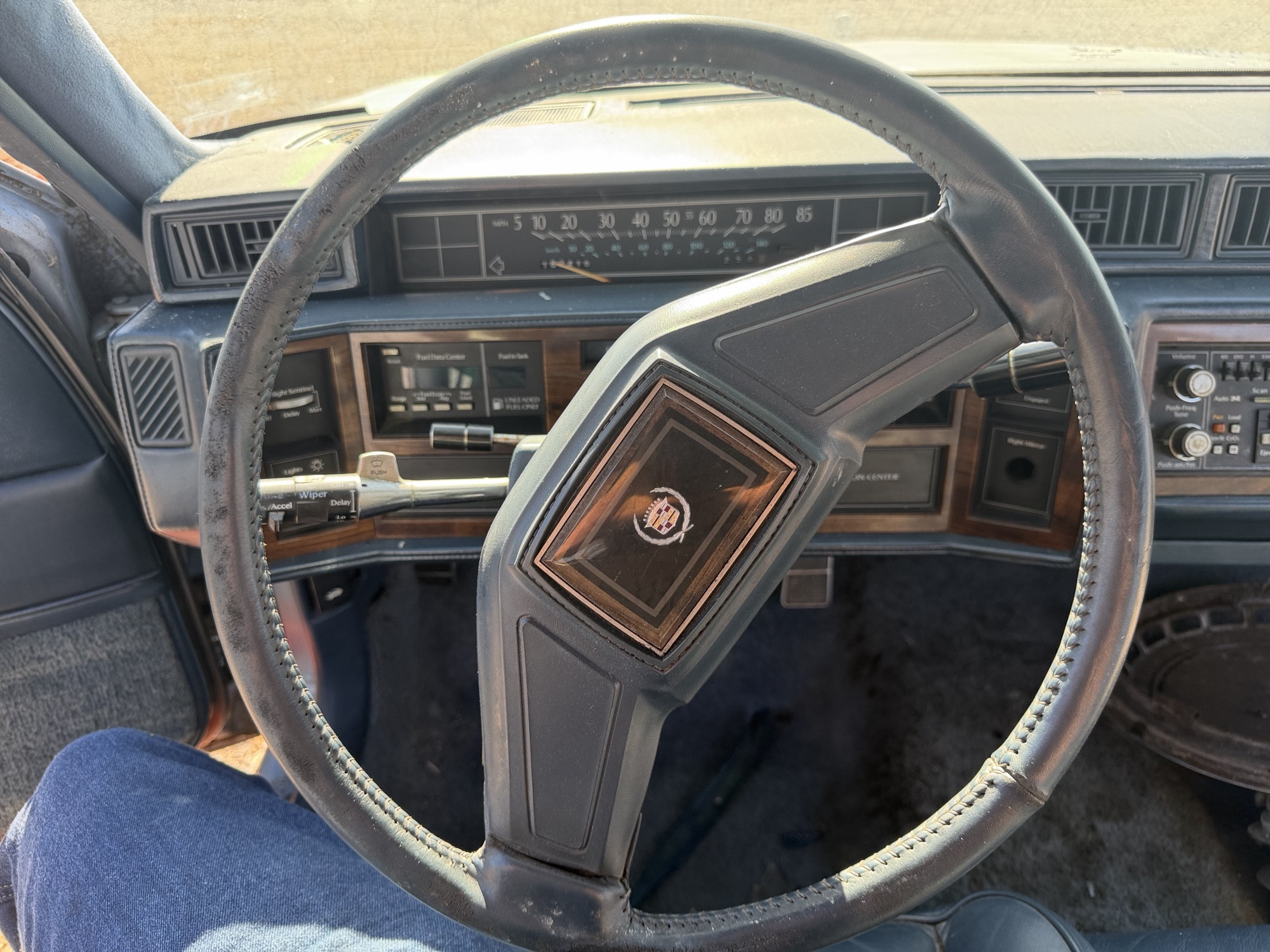 1987 cadillac deville sedan with 182416 miles for sale near St. Louis, Missouri 106848_36_steering_wheel.jpg