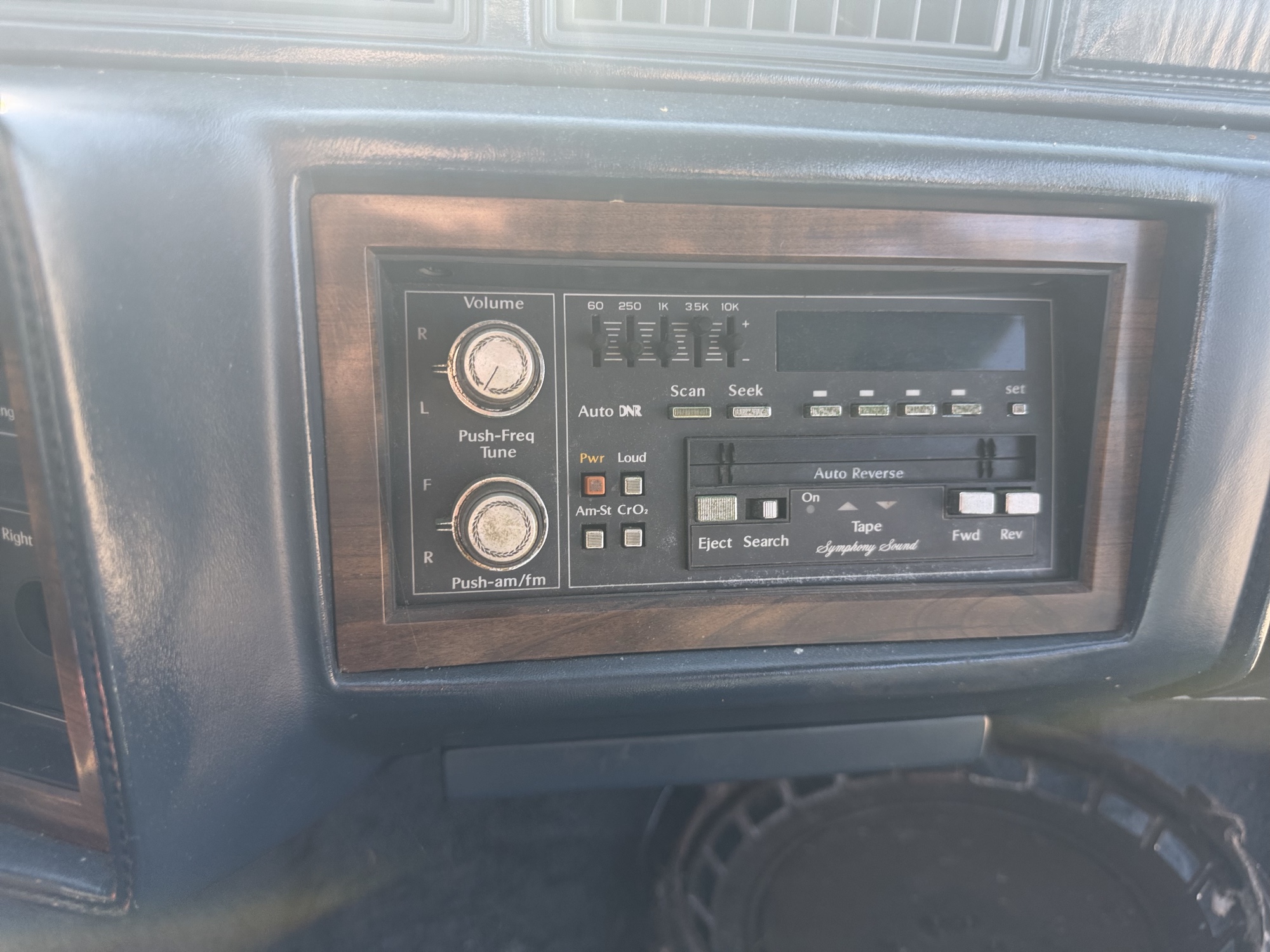 1987 cadillac deville sedan with 182416 miles for sale near St. Louis, Missouri 106848_39_radio_closeup.jpg