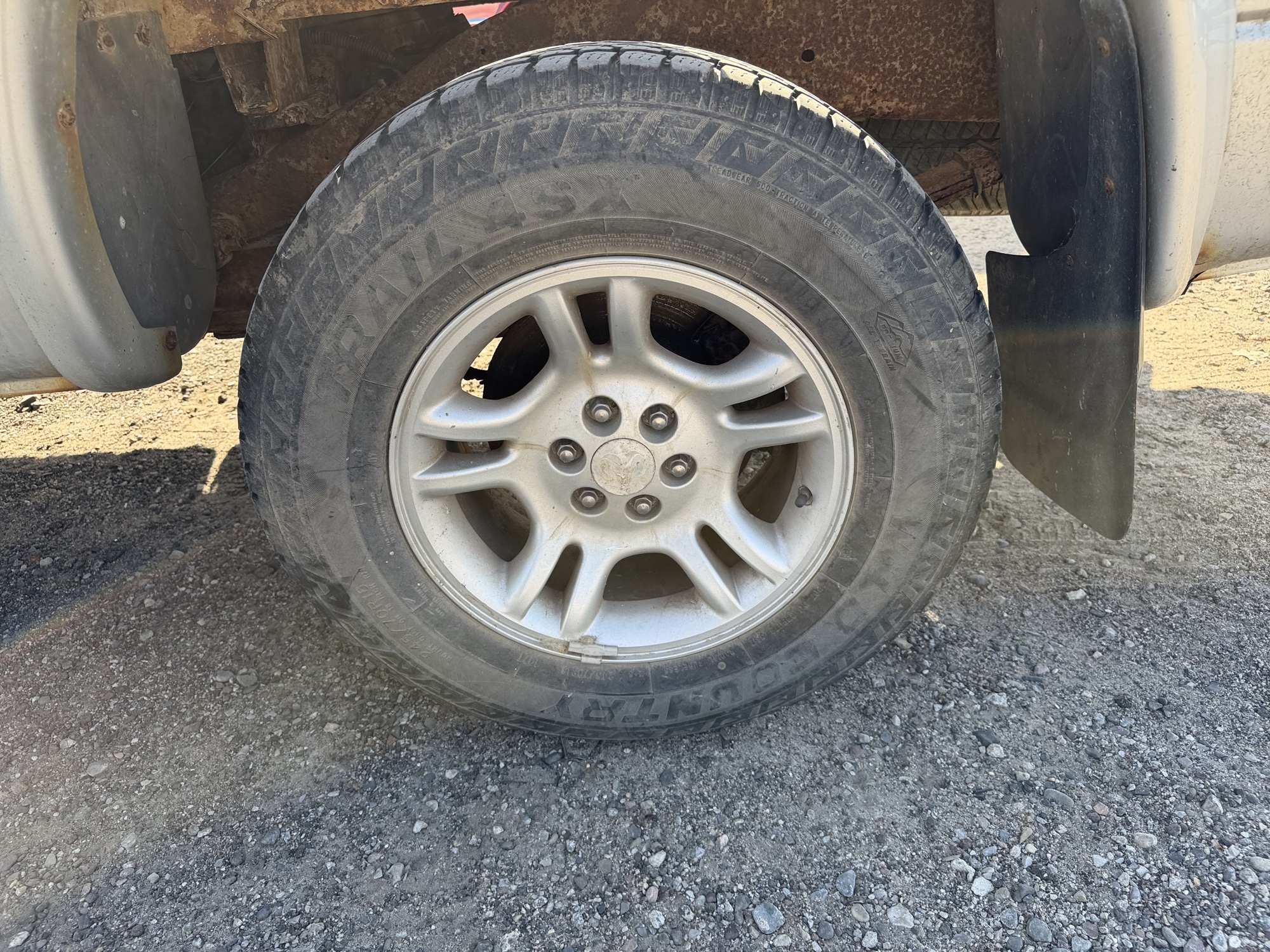2004 dodge dakota slt-club-cab-4wd with 144071 miles for sale near Elk River, Minnesota 106853_13_rear_drv_wheel.jpg