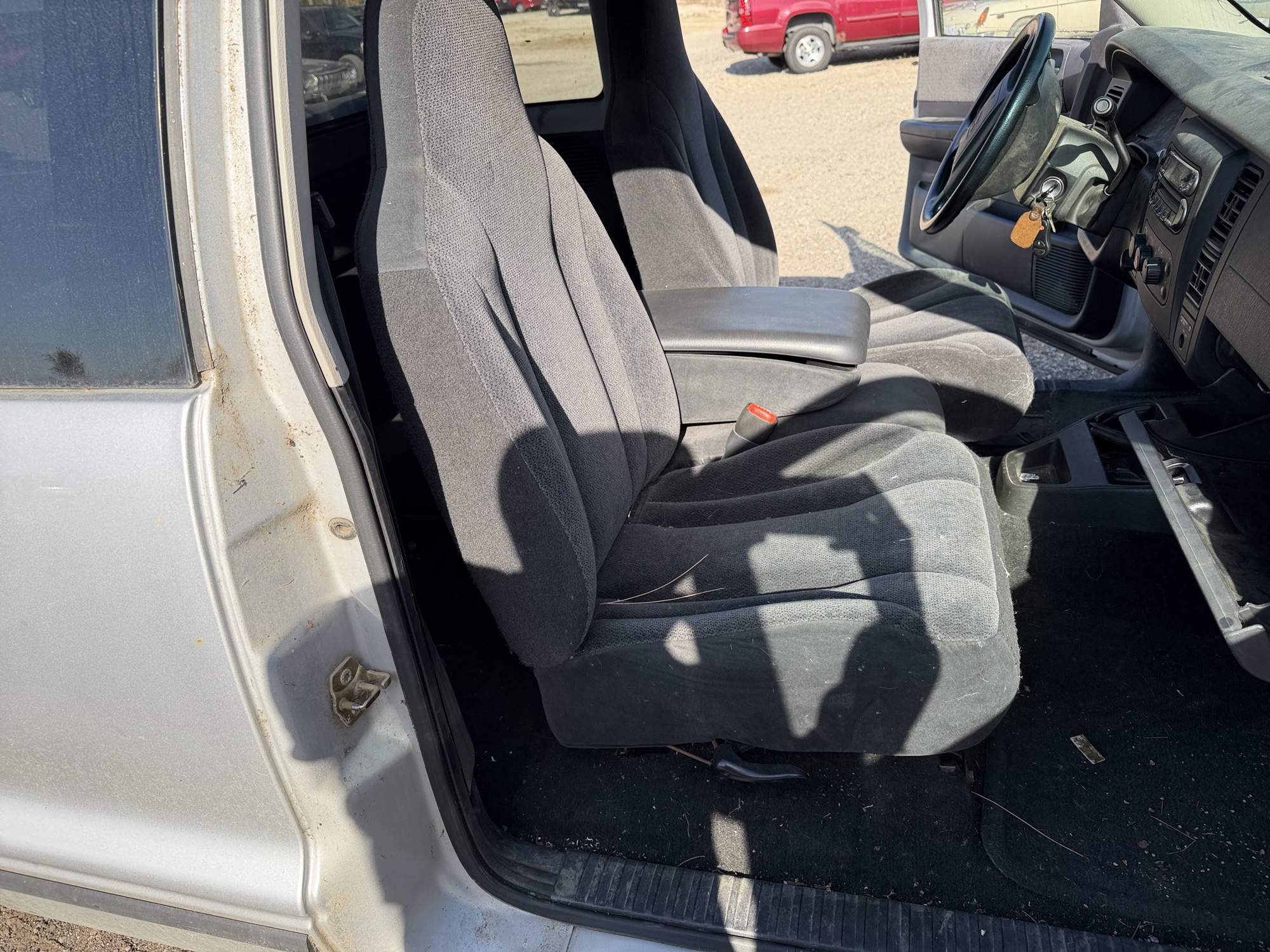 2004 dodge dakota slt-club-cab-4wd with 144071 miles for sale near Elk River, Minnesota 106853_31_passenger_seat.jpg