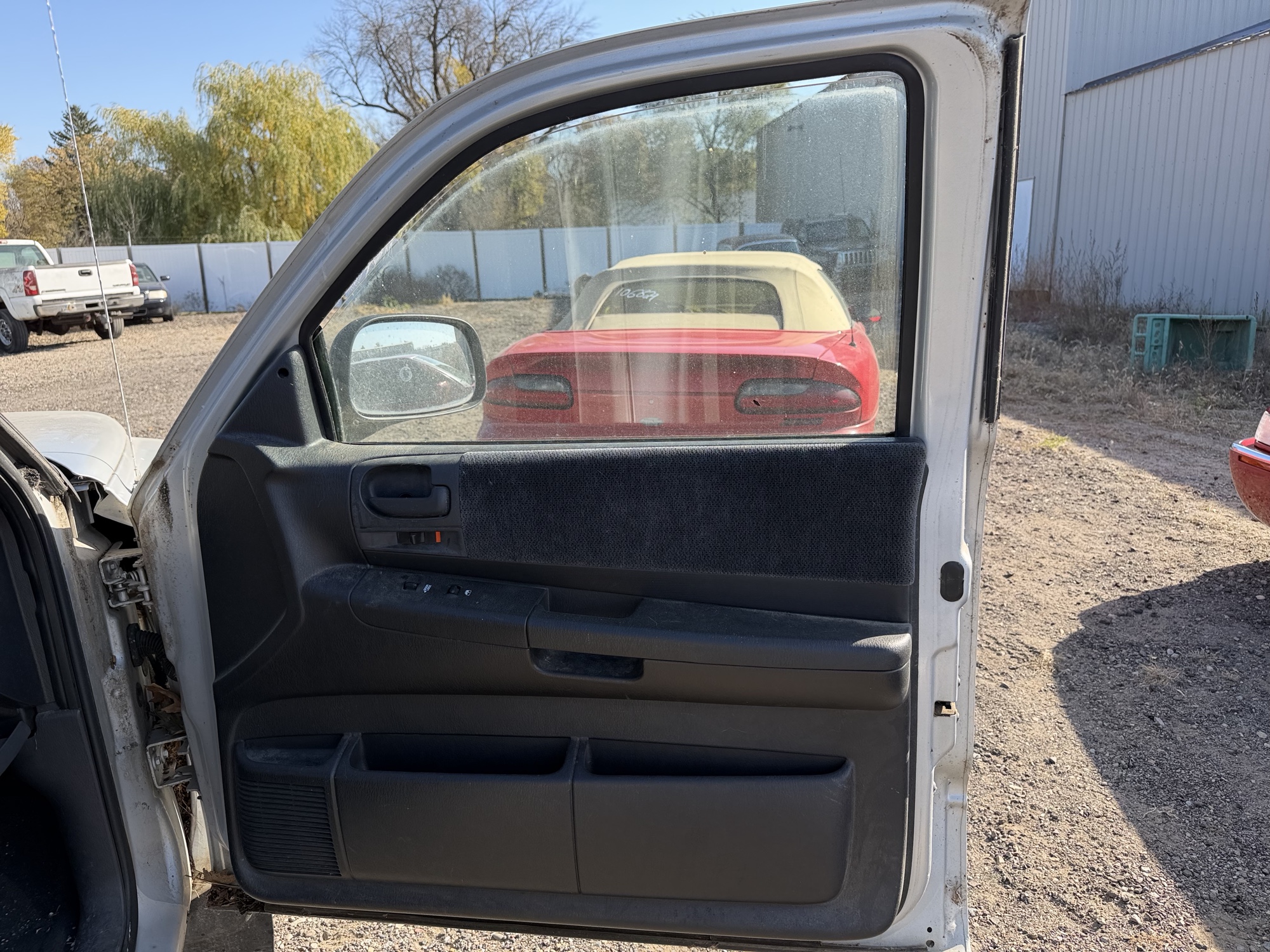 2004 dodge dakota slt-club-cab-4wd with 144071 miles for sale near Elk River, Minnesota 106853_32_passenger_door_panel.jpg
