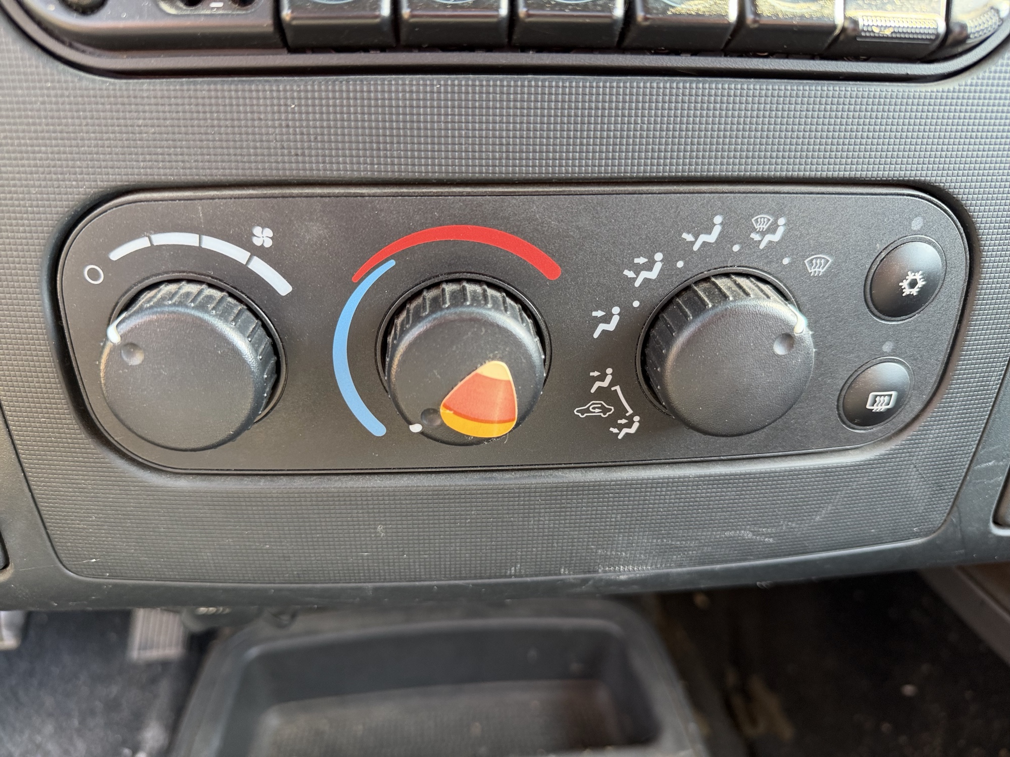 2004 dodge dakota slt-club-cab-4wd with 144071 miles for sale near Elk River, Minnesota 106853_40_climate_control.jpg