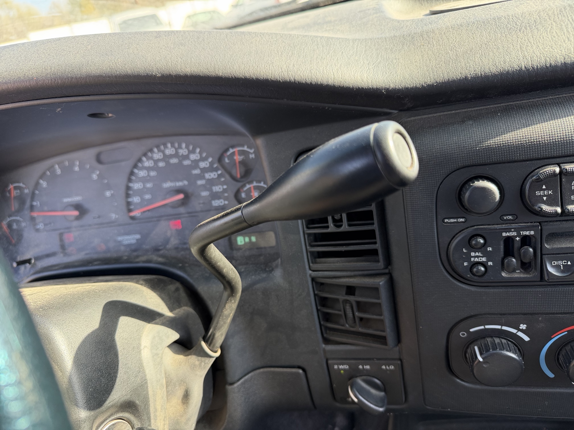 2004 dodge dakota slt-club-cab-4wd with 144071 miles for sale near Elk River, Minnesota 106853_41_shifter.jpg