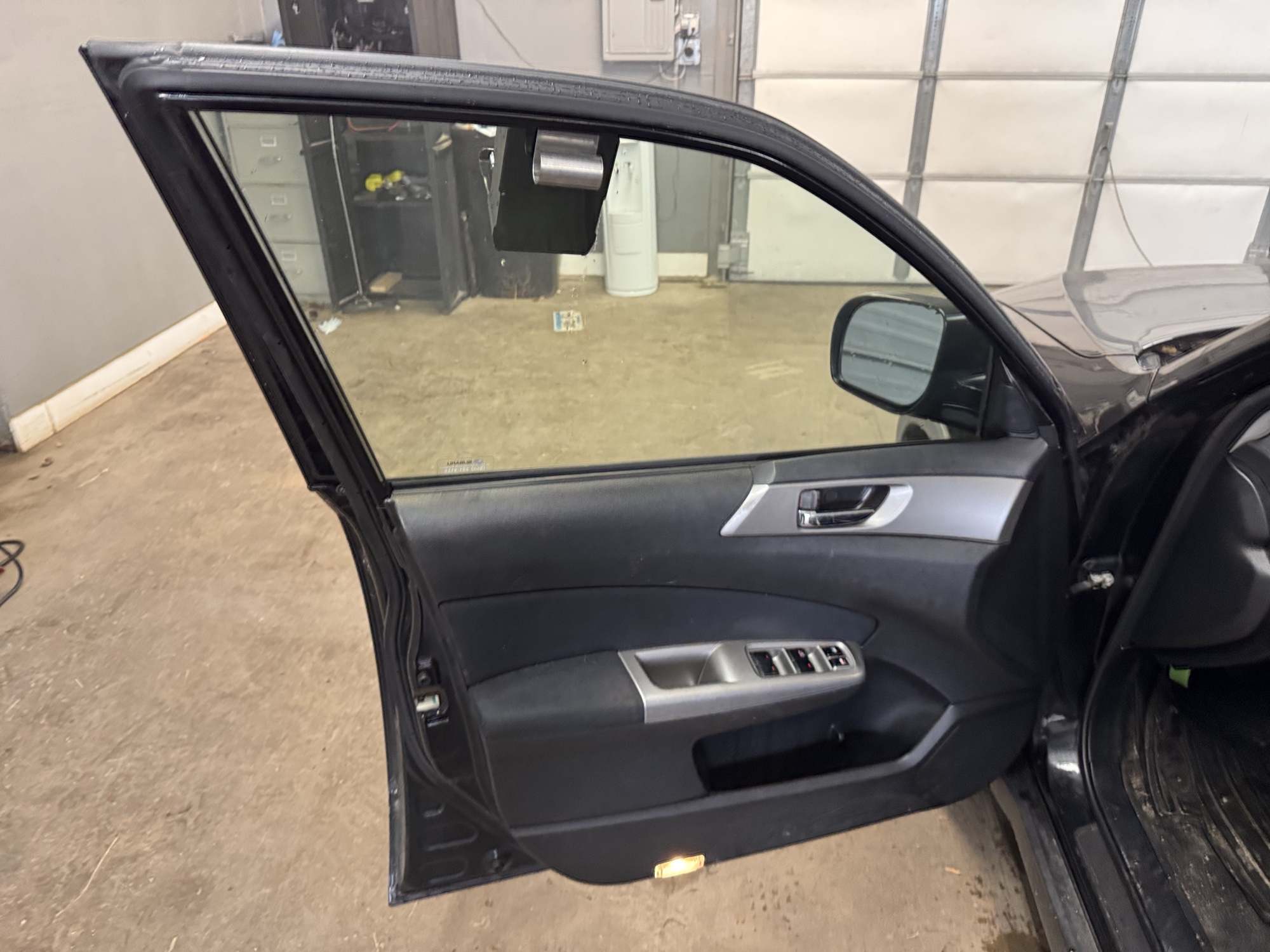 2010 subaru forester 2.5x-limited with 187276 miles for sale near Elk River, Minnesota 106854_23_driver_door_panel.jpg